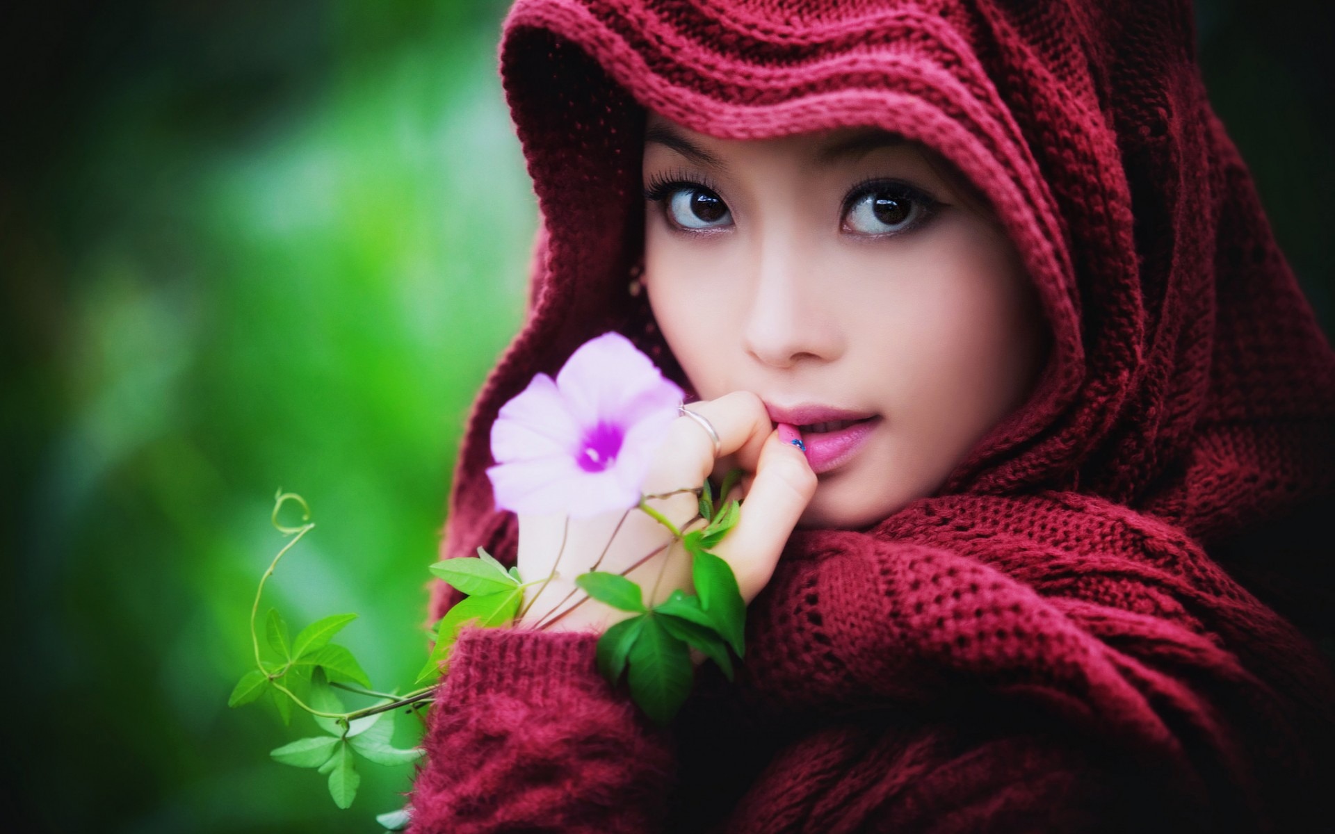 People / Wildflower Asian Girl Photo Hd Wallpaper - Beautiful Asian Girl Hd , HD Wallpaper & Backgrounds