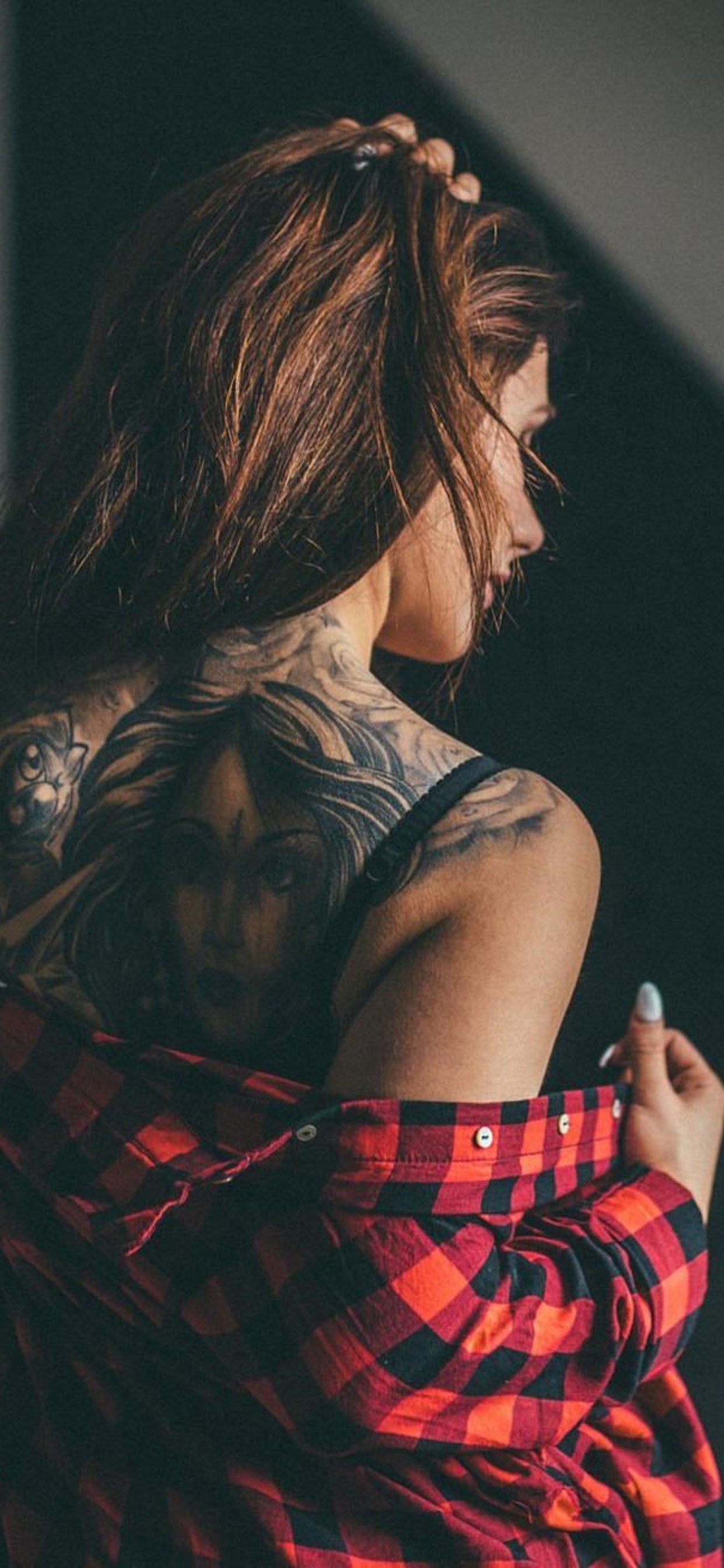 Girl Tattoos On Back - Girl Tattoo Wallpaper Hd , HD Wallpaper & Backgrounds