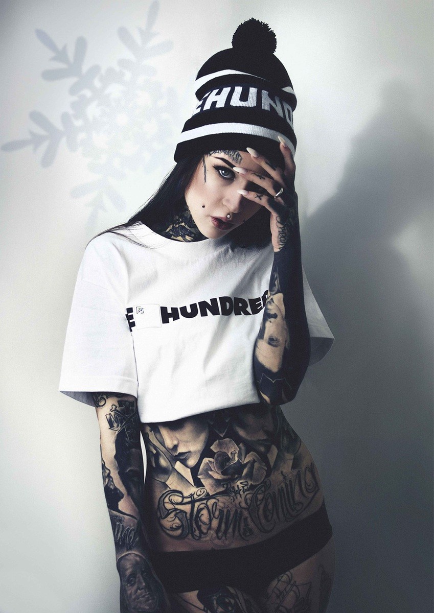 Wallpaper Hands Rose Tattoos Source - Monami Frost , HD Wallpaper & Backgrounds