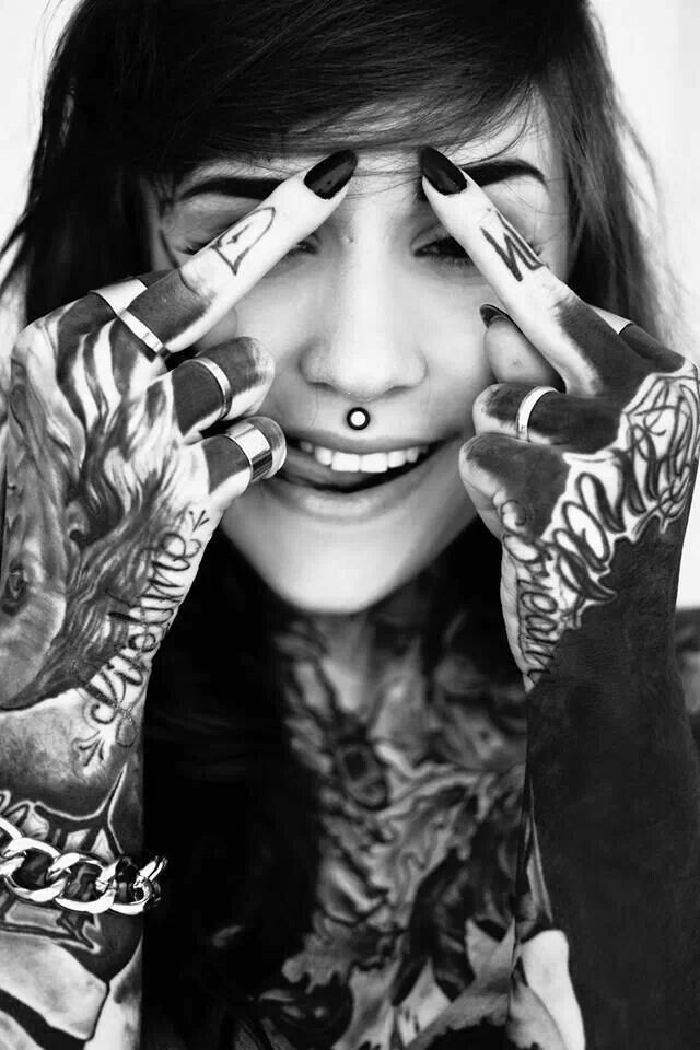 Tattoo Girl Wallpaper On Pinterest - Monami Frost , HD Wallpaper & Backgrounds