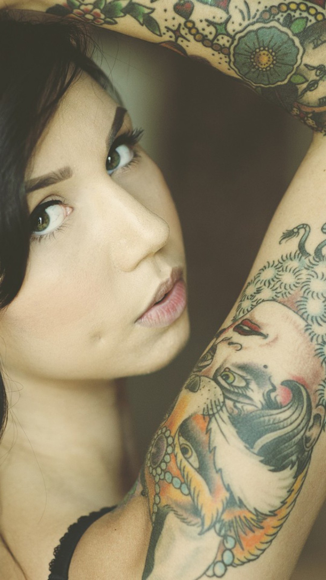 Tattoo Girl Wallpaper Hd Iphone - Himachali Girls With Tattoo , HD Wallpaper & Backgrounds