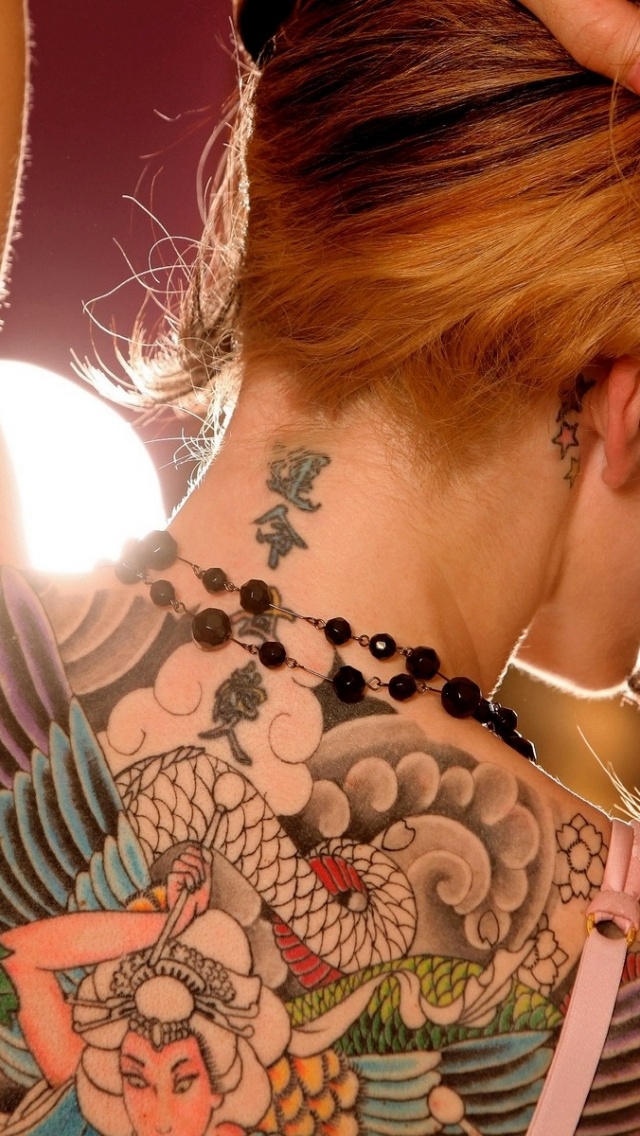 Colourful Tattoos Iphone 5 Wallpaper - Removed From The Body , HD Wallpaper & Backgrounds