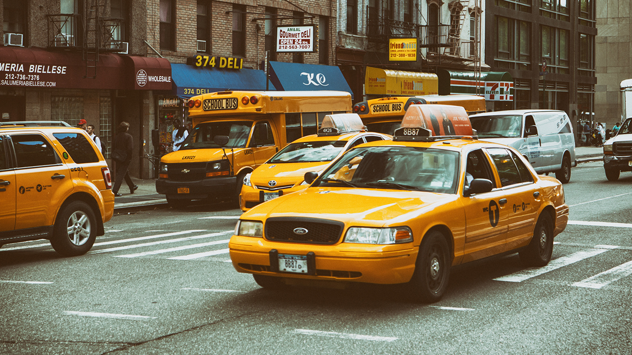 2048 X - Taxi Auto New York , HD Wallpaper & Backgrounds