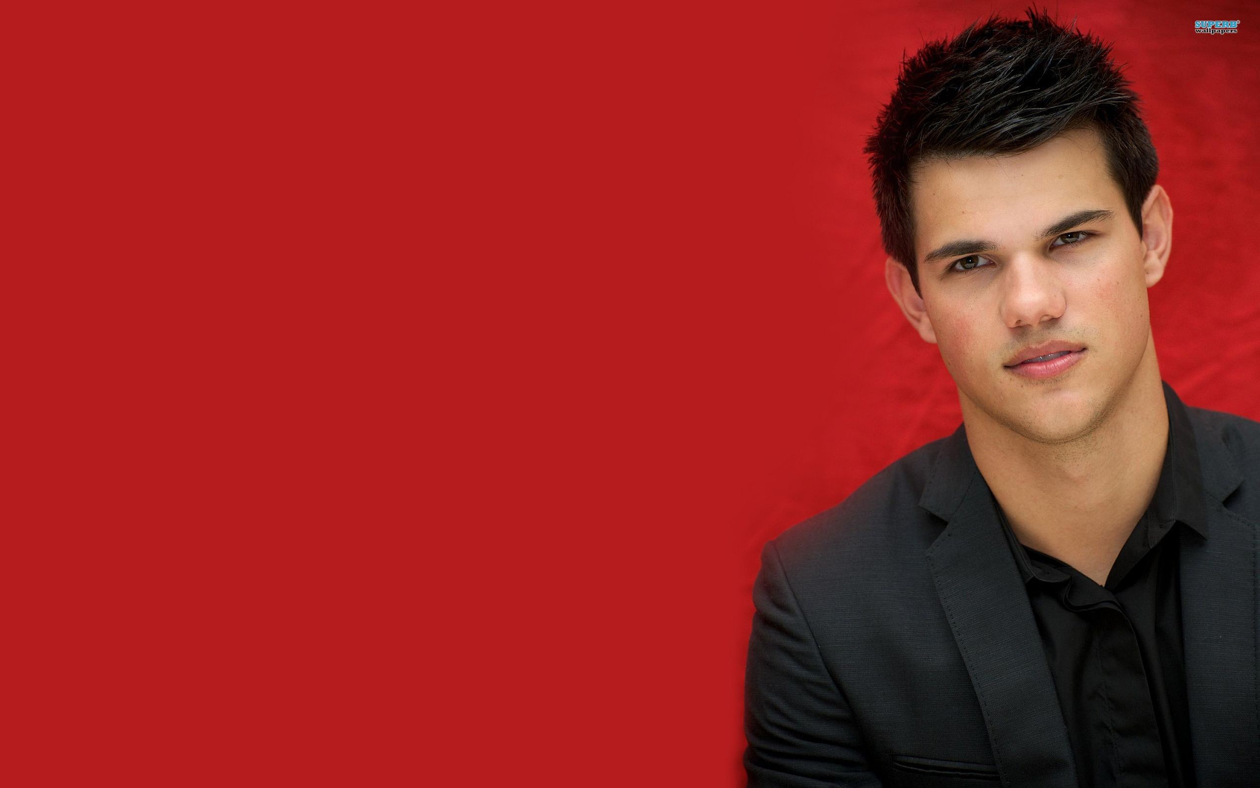 Halbnackter Taylor Lautner Zum Spielen - Taylor Lautner Photoshoot Hd , HD Wallpaper & Backgrounds