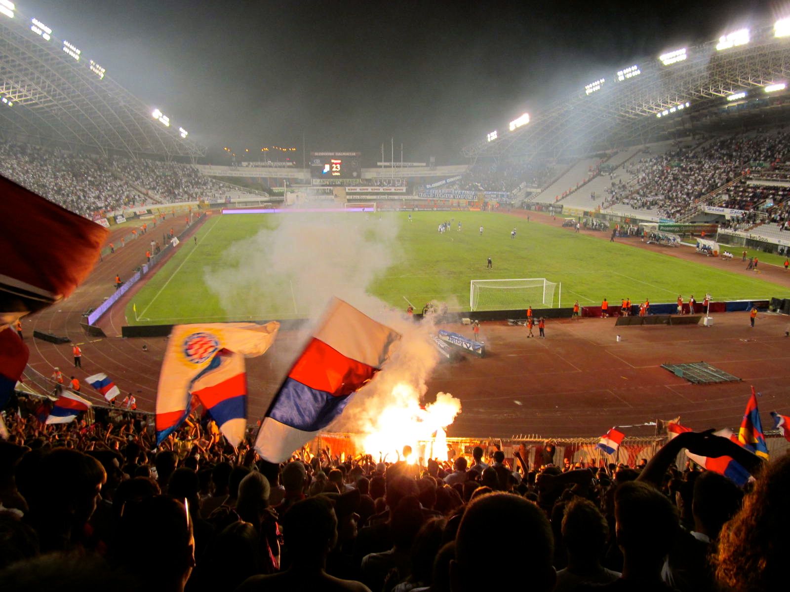 Hajduk Split Dinamo Zagreb Torcida Croatia - Soccer-specific Stadium , HD Wallpaper & Backgrounds