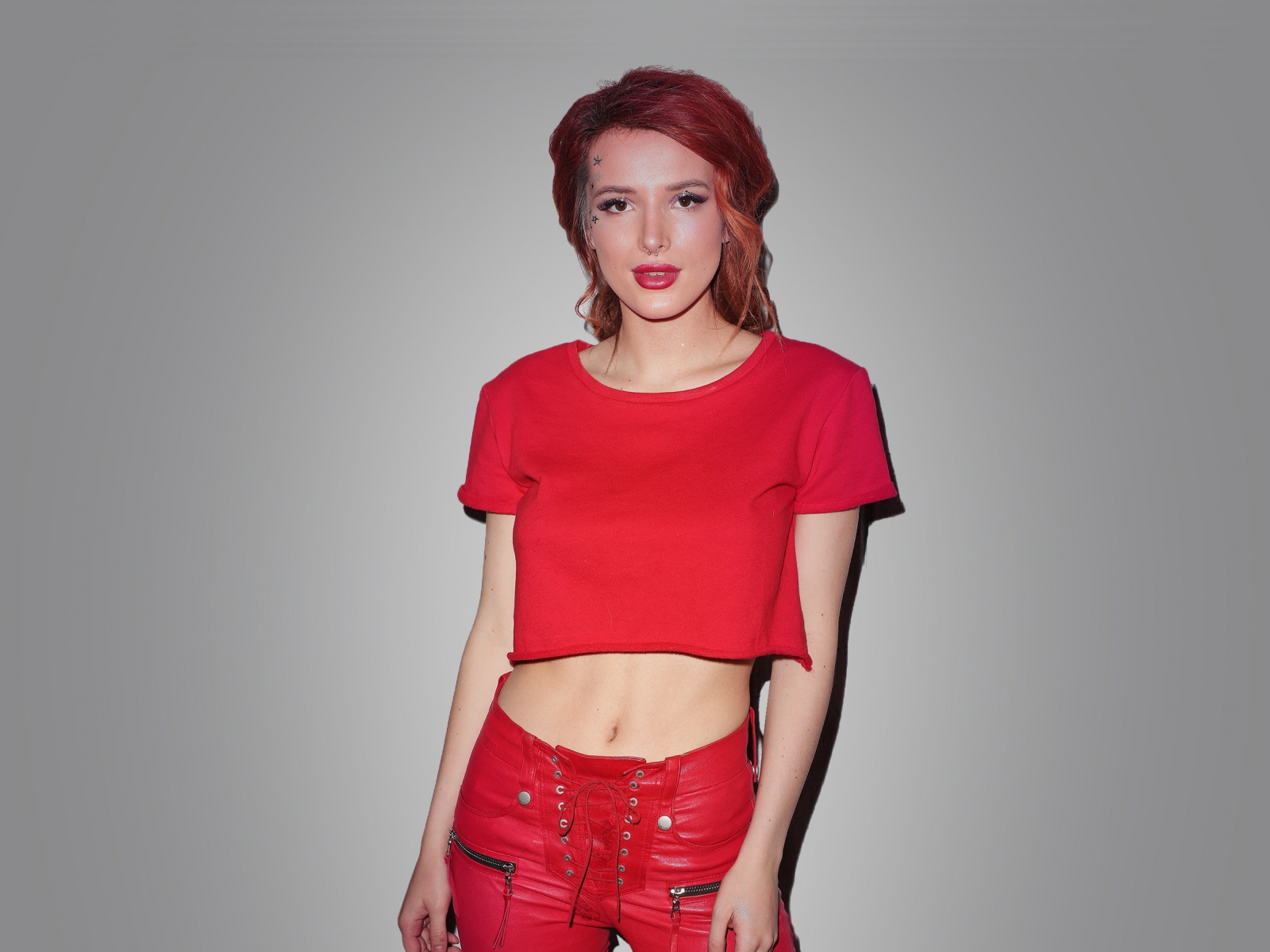 Bella Thorne, Red Head, Red Clothes, Wallpaper - Girl , HD Wallpaper & Backgrounds