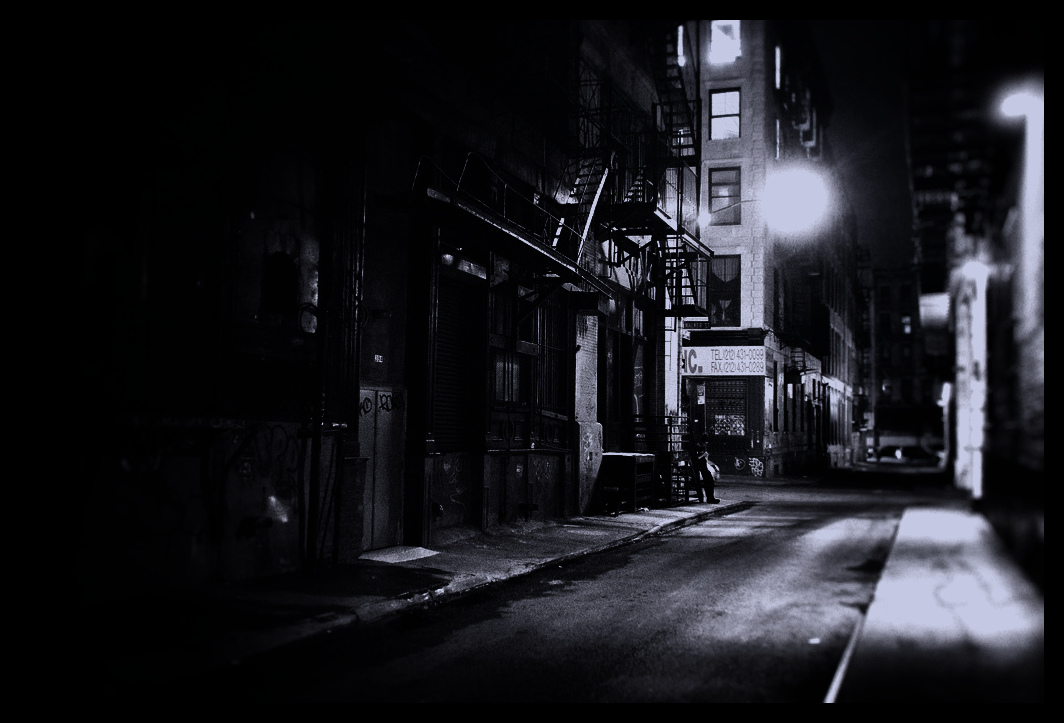 Download The Original Nyc Alley Gotham Hd Wallpaper - New York Hood At Night , HD Wallpaper & Backgrounds