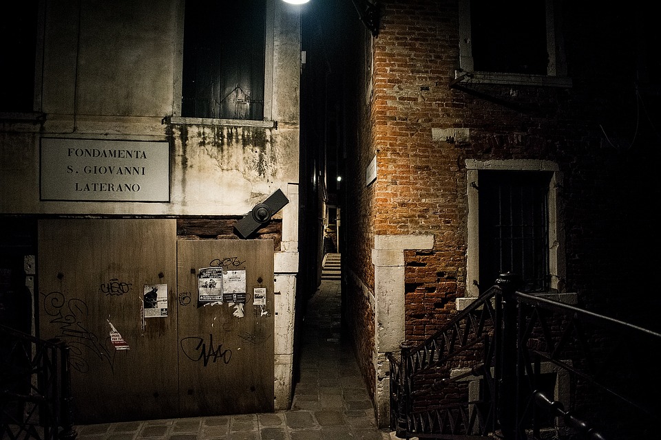 Venice, Alley, Street, Buildings, Wallpaper - Wall , HD Wallpaper & Backgrounds