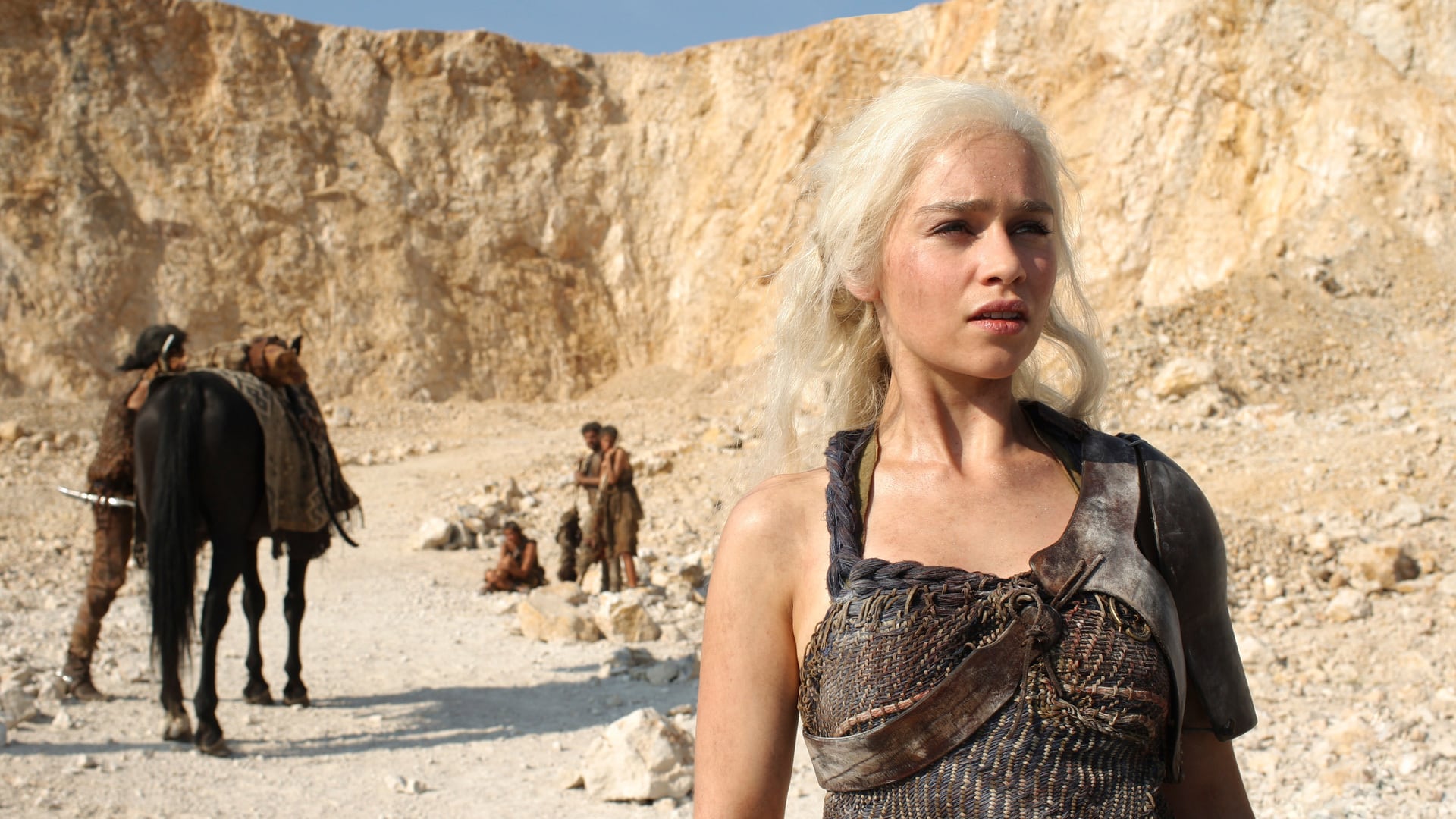 The North Remembers - Daenerys Targaryen In The Desert , HD Wallpaper & Backgrounds