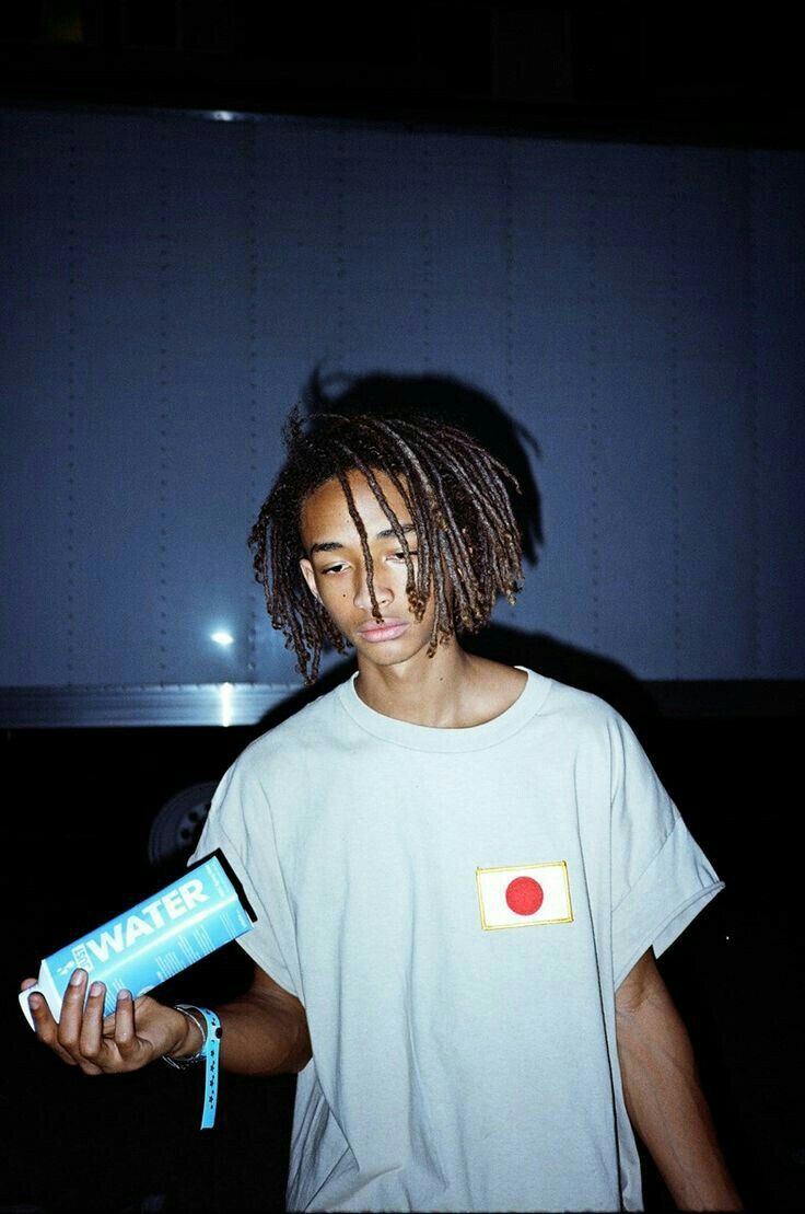 71 Images About 𝖏𝖆𝖉𝖊𝖓 𝖘𝖒𝖎𝖙𝖍 On We Heart It - Jaden Smith Blue Background , HD Wallpaper & Backgrounds