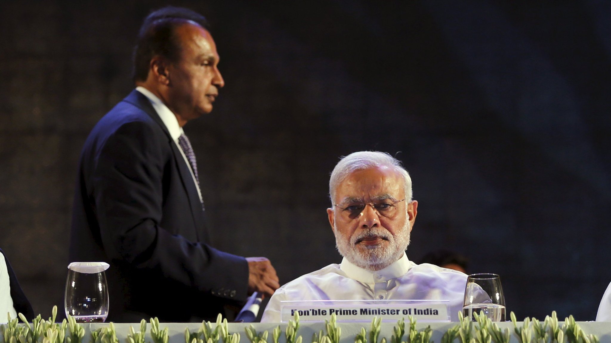 Defensive Mode - Anil Ambani With Narendra Modi , HD Wallpaper & Backgrounds