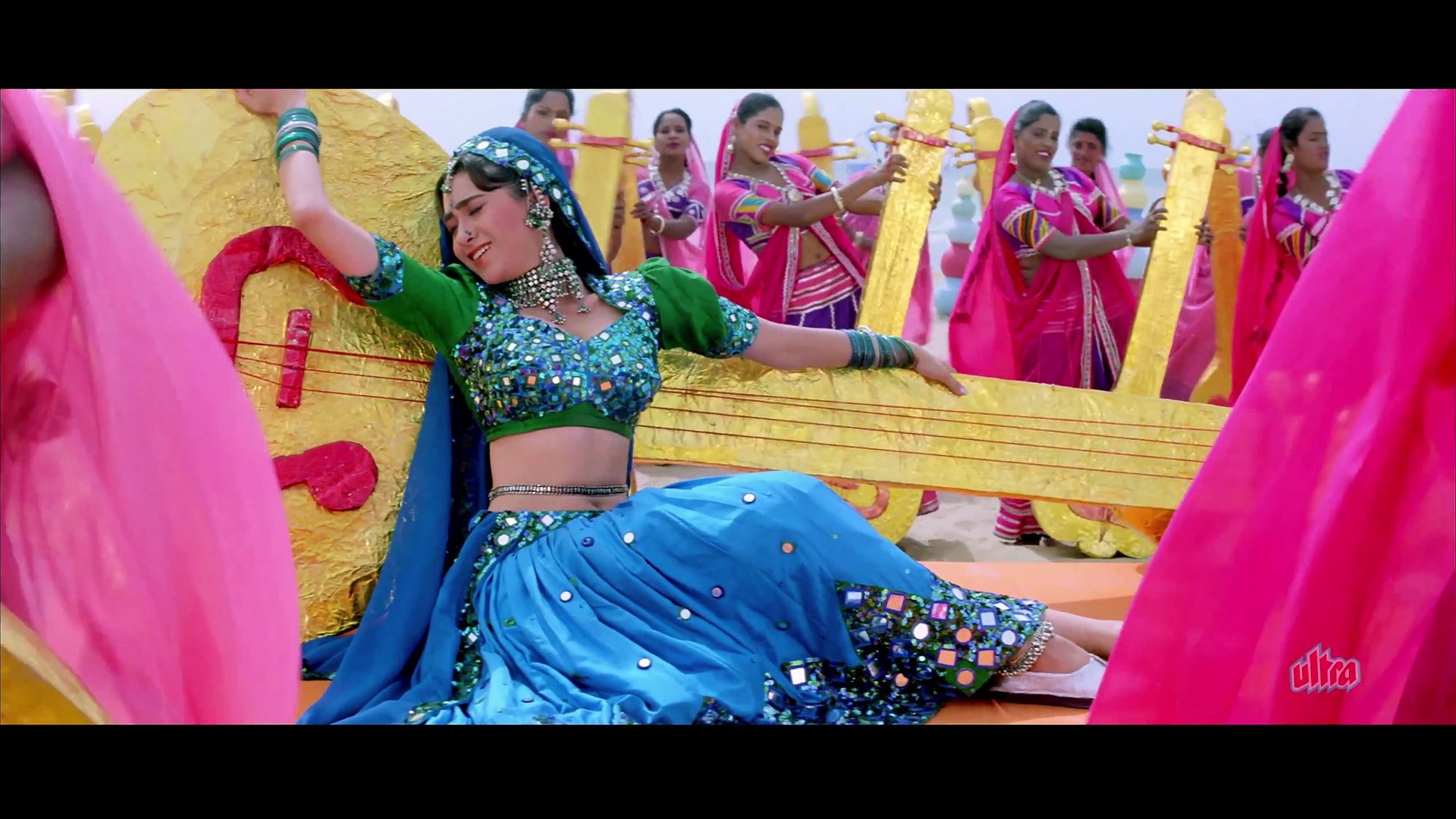 Karishma Kapoor Hot Navel Song With Govinda - Karishma Kapoor Hot With Govinda , HD Wallpaper & Backgrounds
