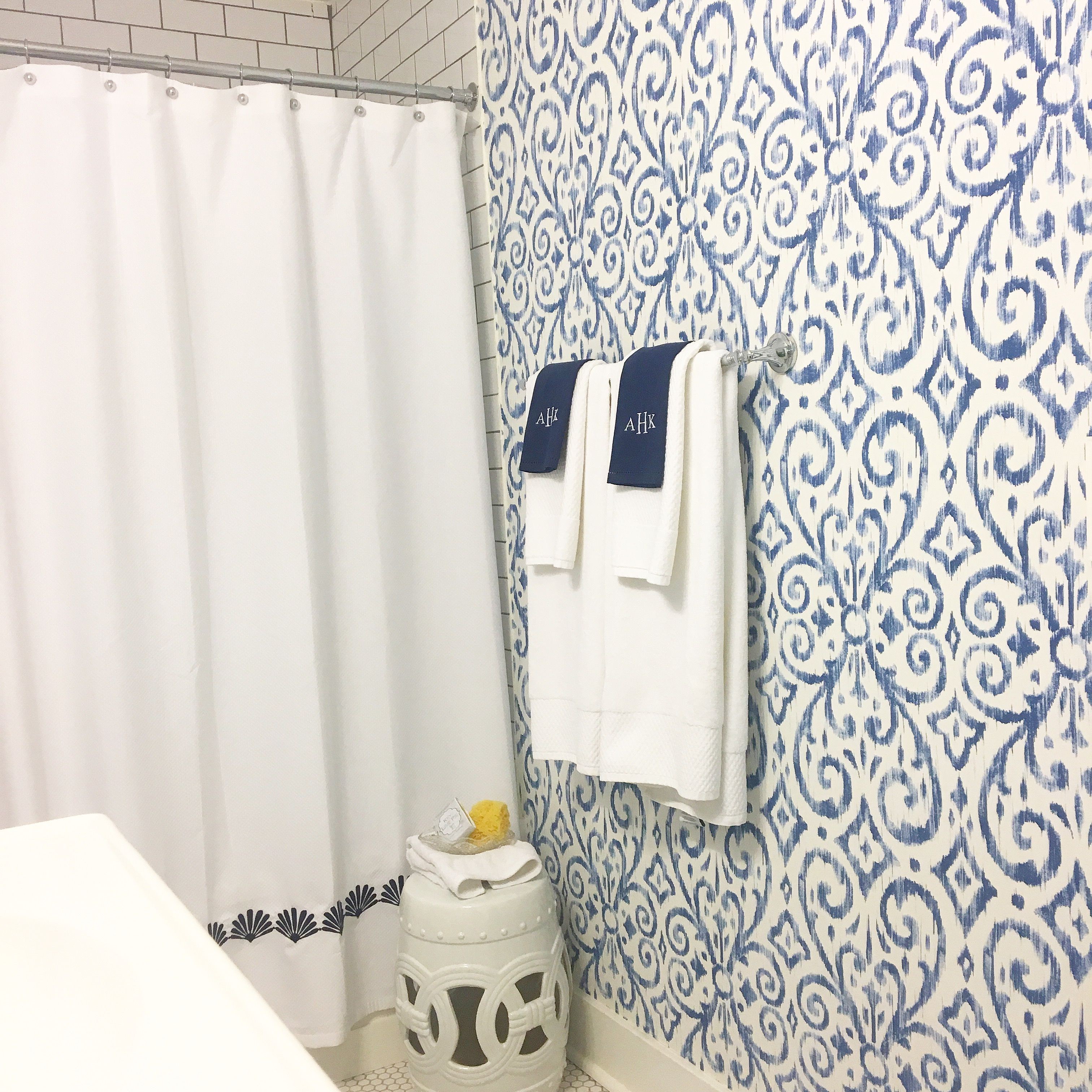 Blue And White Bathroom With Ikat Print Wallpaper By - Ikat Thibaut , HD Wallpaper & Backgrounds