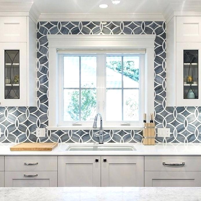 Tile - White Kitchen Gray Glass Backsplash , HD Wallpaper & Backgrounds