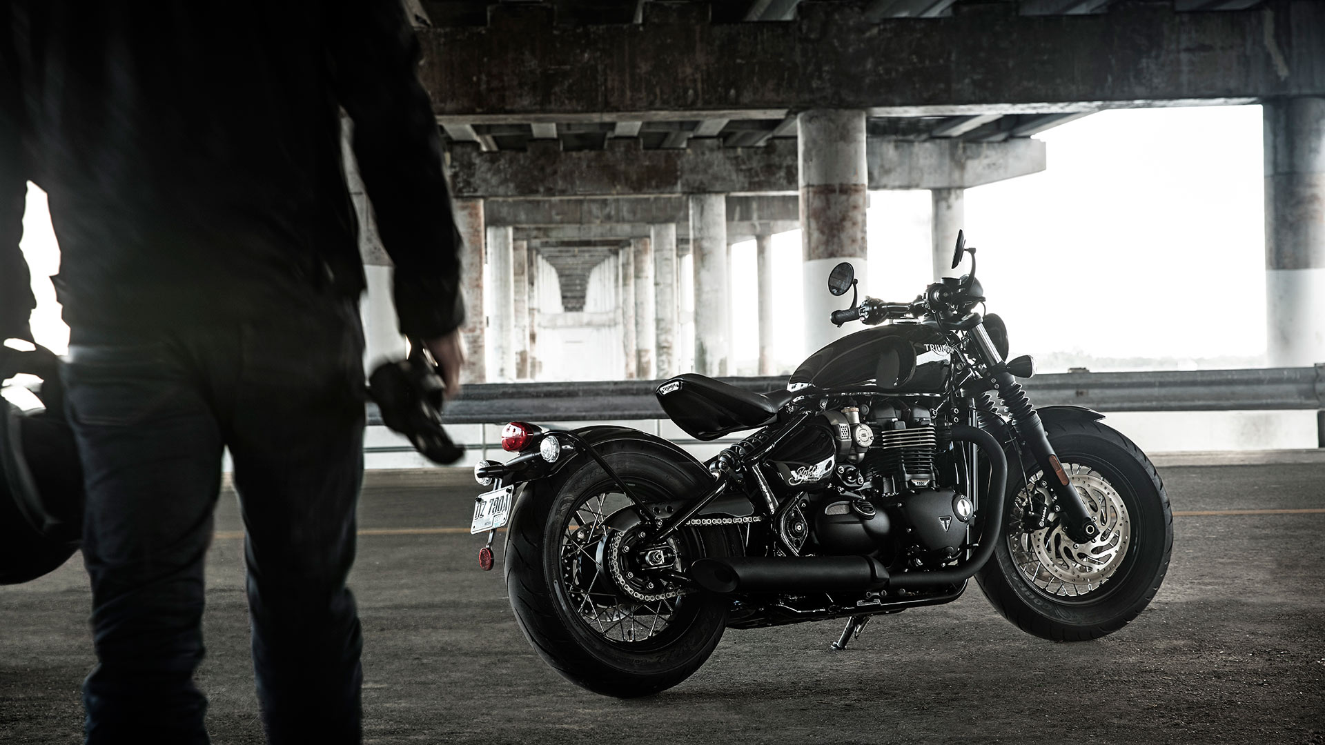 Bonneville Bobber Black For The Ride - Triumph Bonneville Bobber Black , HD Wallpaper & Backgrounds