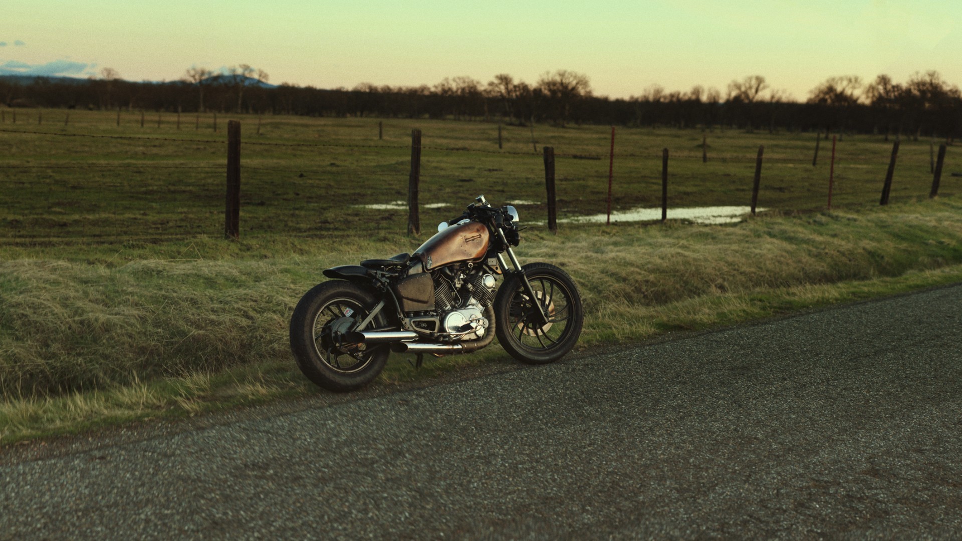 #motorcycle, #field, #fence, #road, #bobber, # - Yamaha Xv 750 , HD Wallpaper & Backgrounds