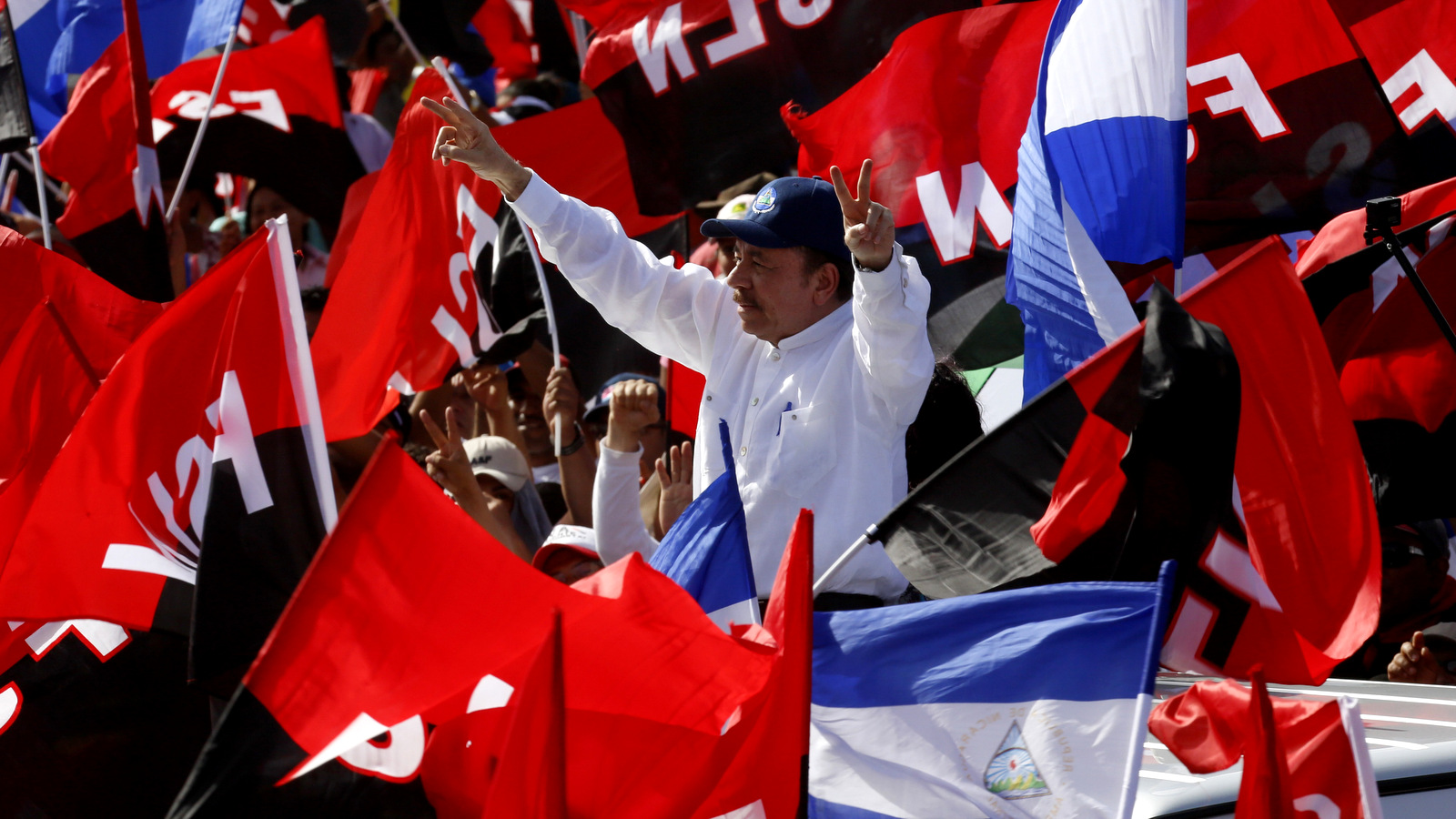 Nicaraguan President Daniel Ortega Arrives To The Juan - Flag , HD Wallpaper & Backgrounds
