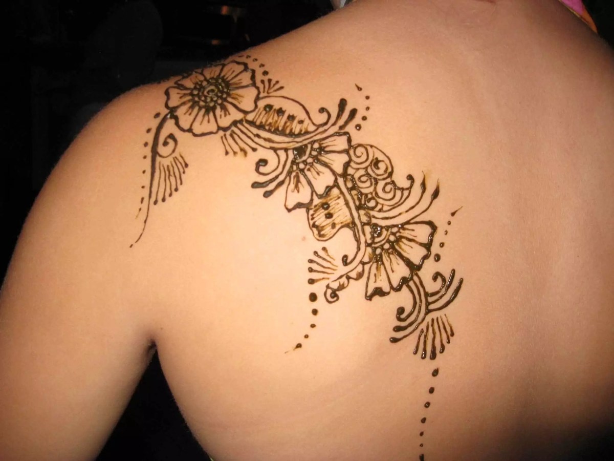 Arabic Henna Design Easy And Stylish - Henna Designs On Shoulder , HD Wallpaper & Backgrounds