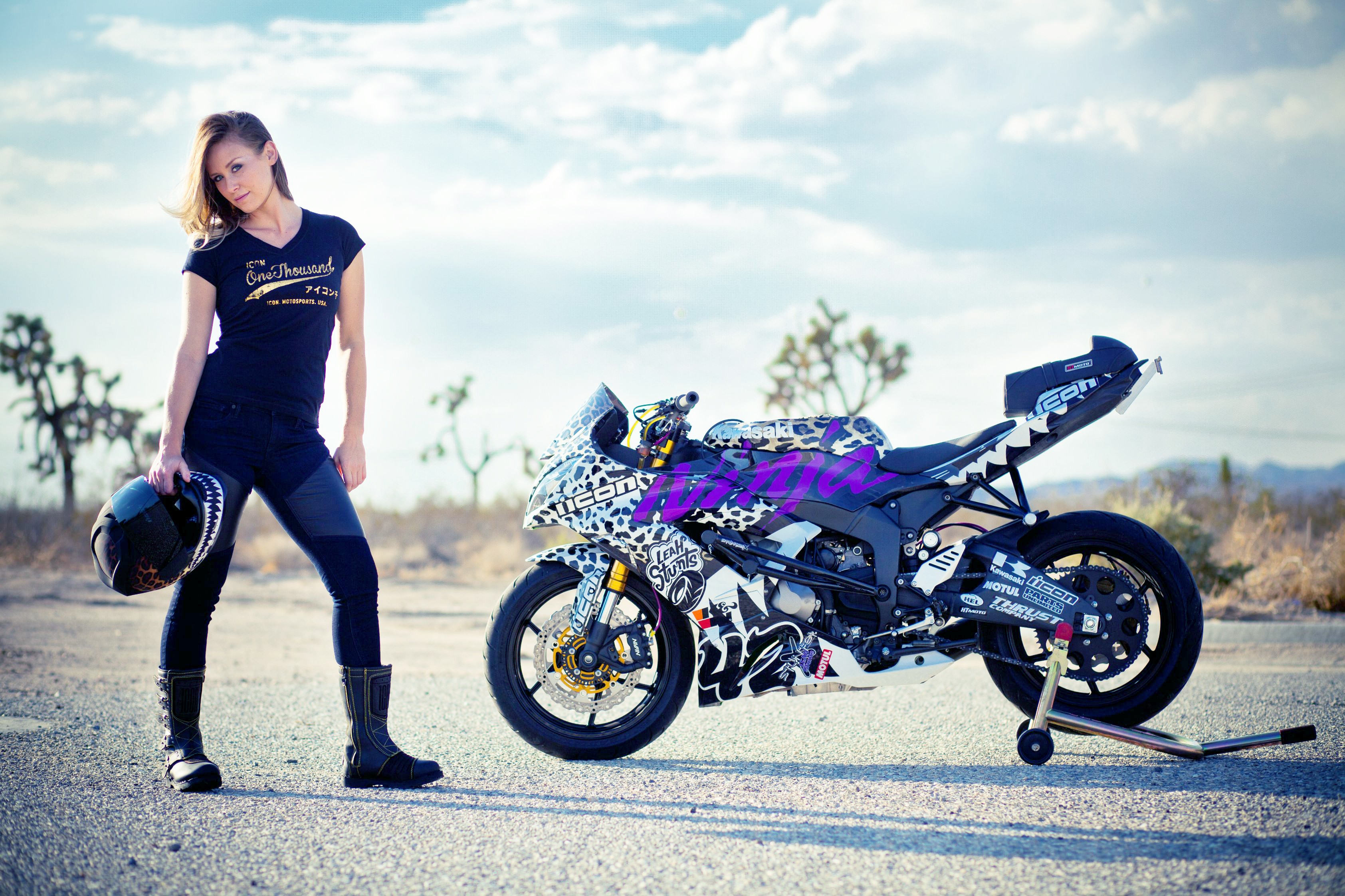 Girl And Bike Wallpaper - Girl Photo On Bike , HD Wallpaper & Backgrounds