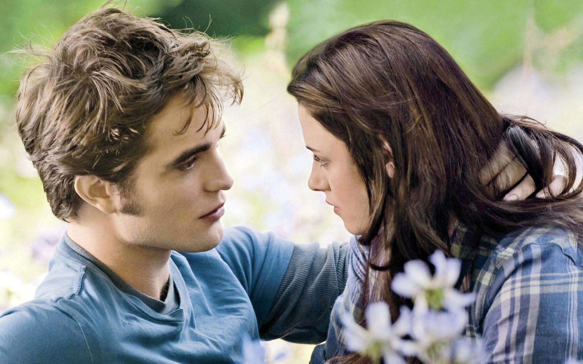 A Romantic Moment From - Twilight Saga Eclipse , HD Wallpaper & Backgrounds