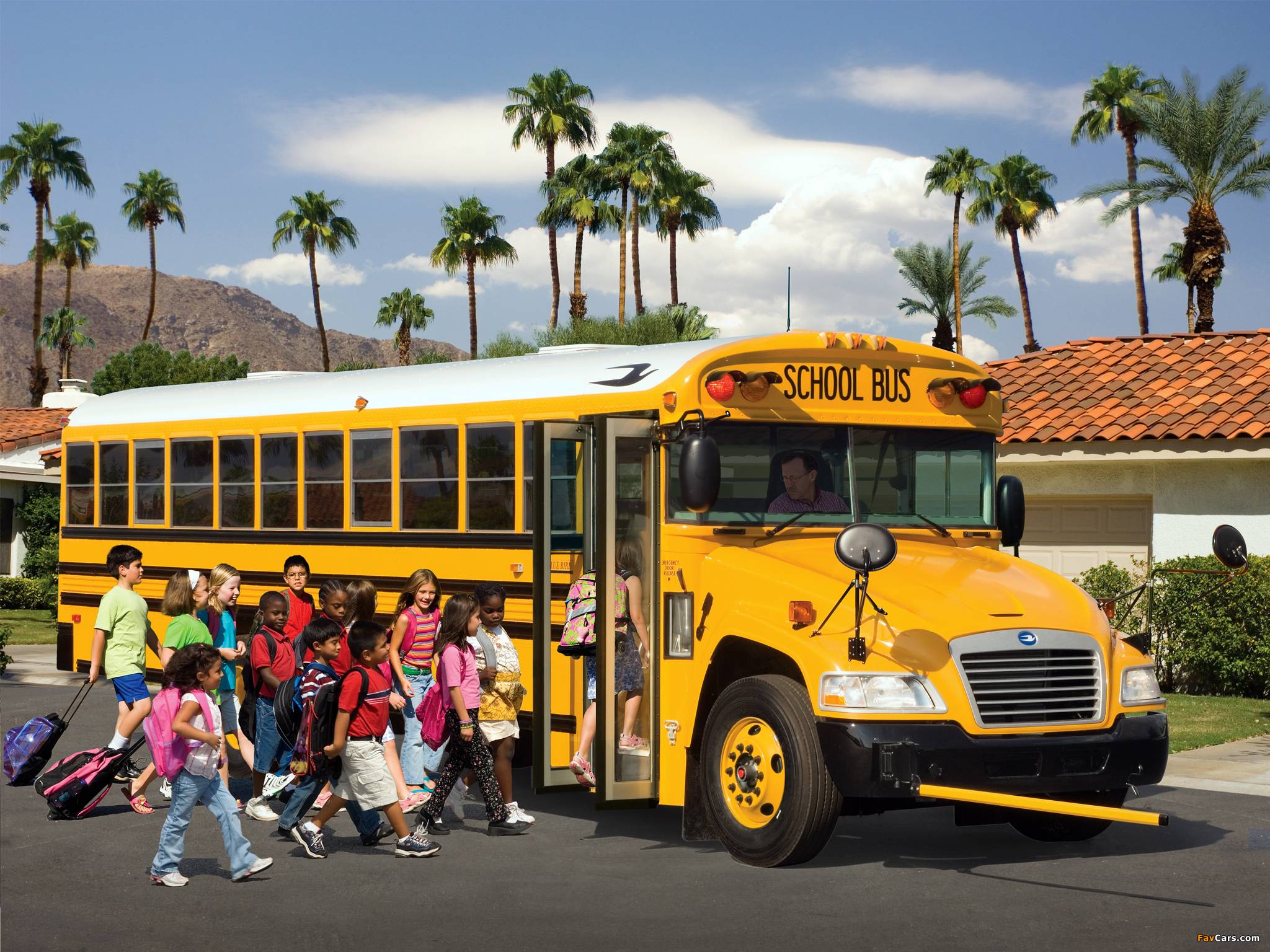 School Bus And Kids - School Bus Images Hd , HD Wallpaper & Backgrounds