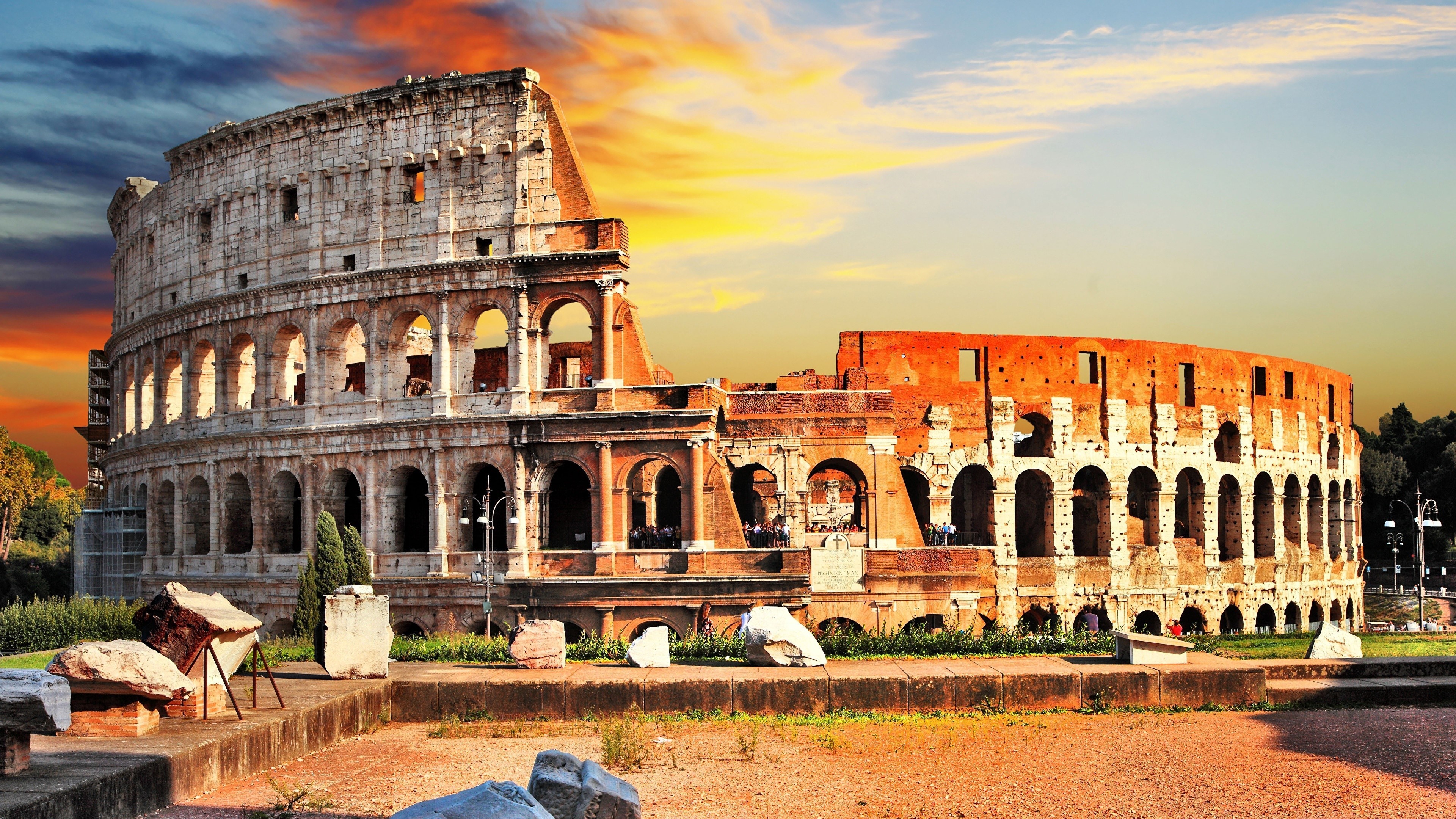 Colosseum Famous Tourist Place In Rome Italy 4k Wallpaper - Rome 4k , HD Wallpaper & Backgrounds