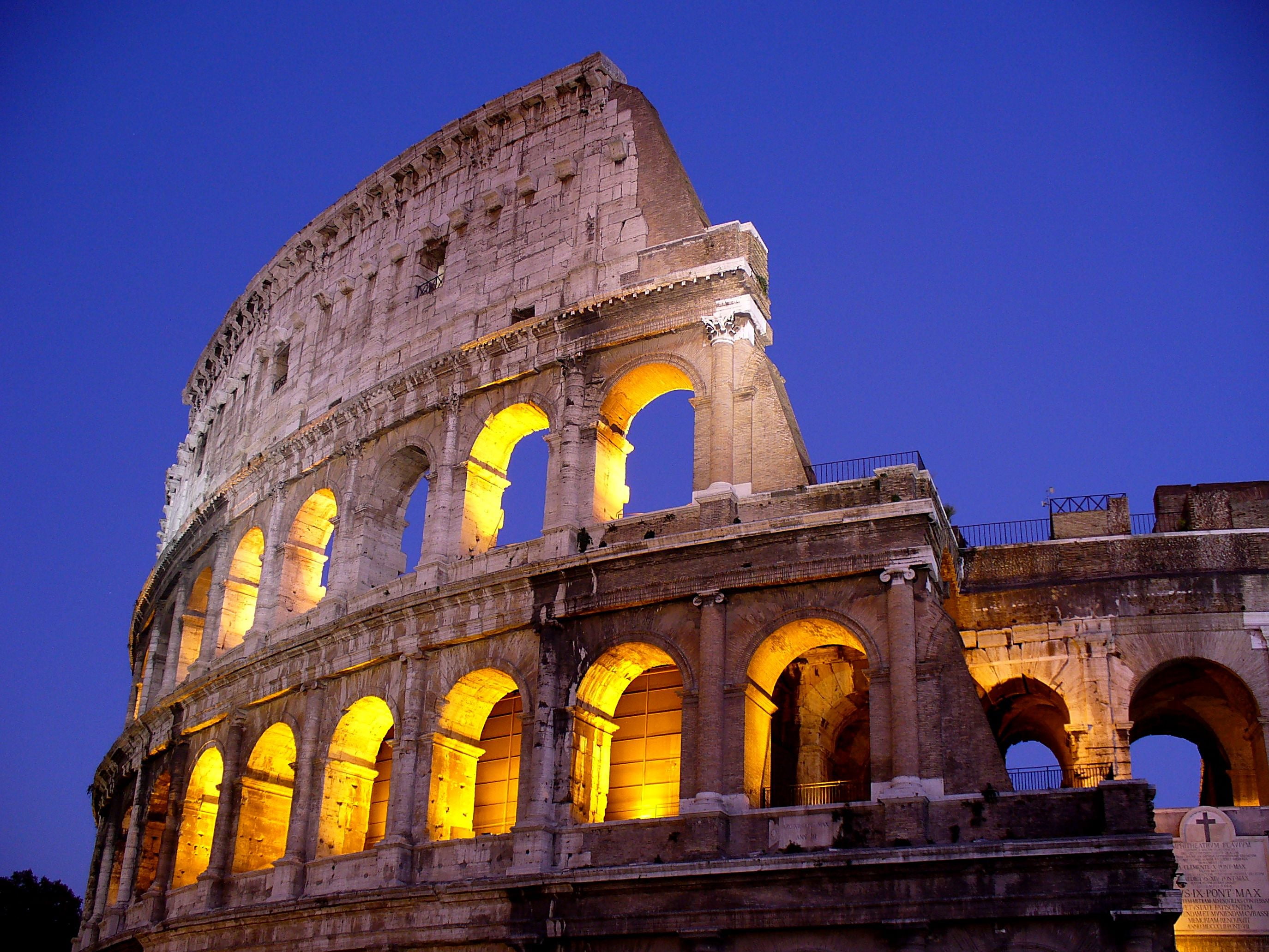 Roman Colosseum Hd Wallpaper - Italy's Colosseum , HD Wallpaper & Backgrounds