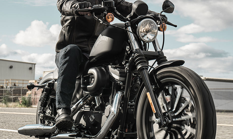 15 Hd Iron 883 12 Large - Harley Davidson Iron 883 Headlight , HD Wallpaper & Backgrounds