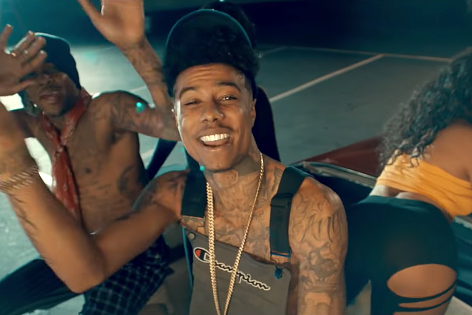 Blueface Earns First Top 20 Chart-topper With 'thotiana - Bust Down Thotiana Song , HD Wallpaper & Backgrounds