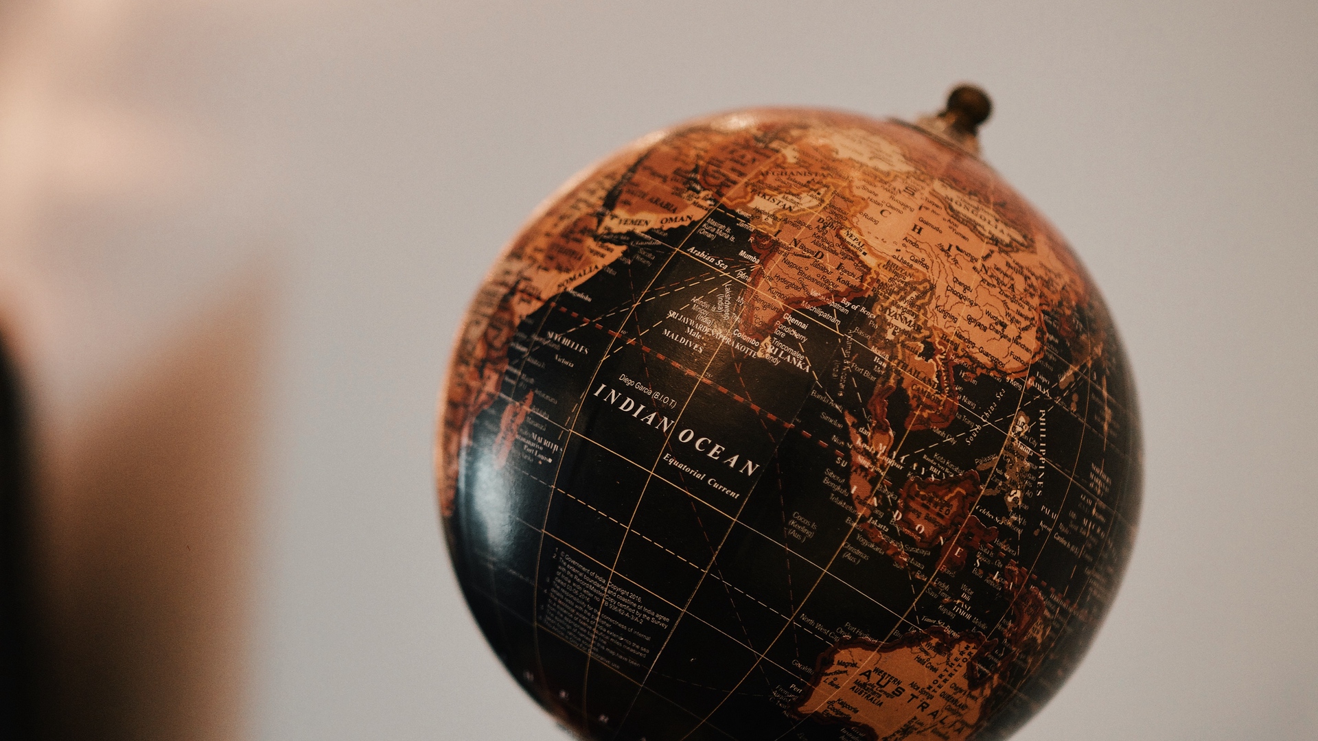 Wallpaper Globe, Map, Earth, Geography, Sphere, Ball - Globe , HD Wallpaper & Backgrounds