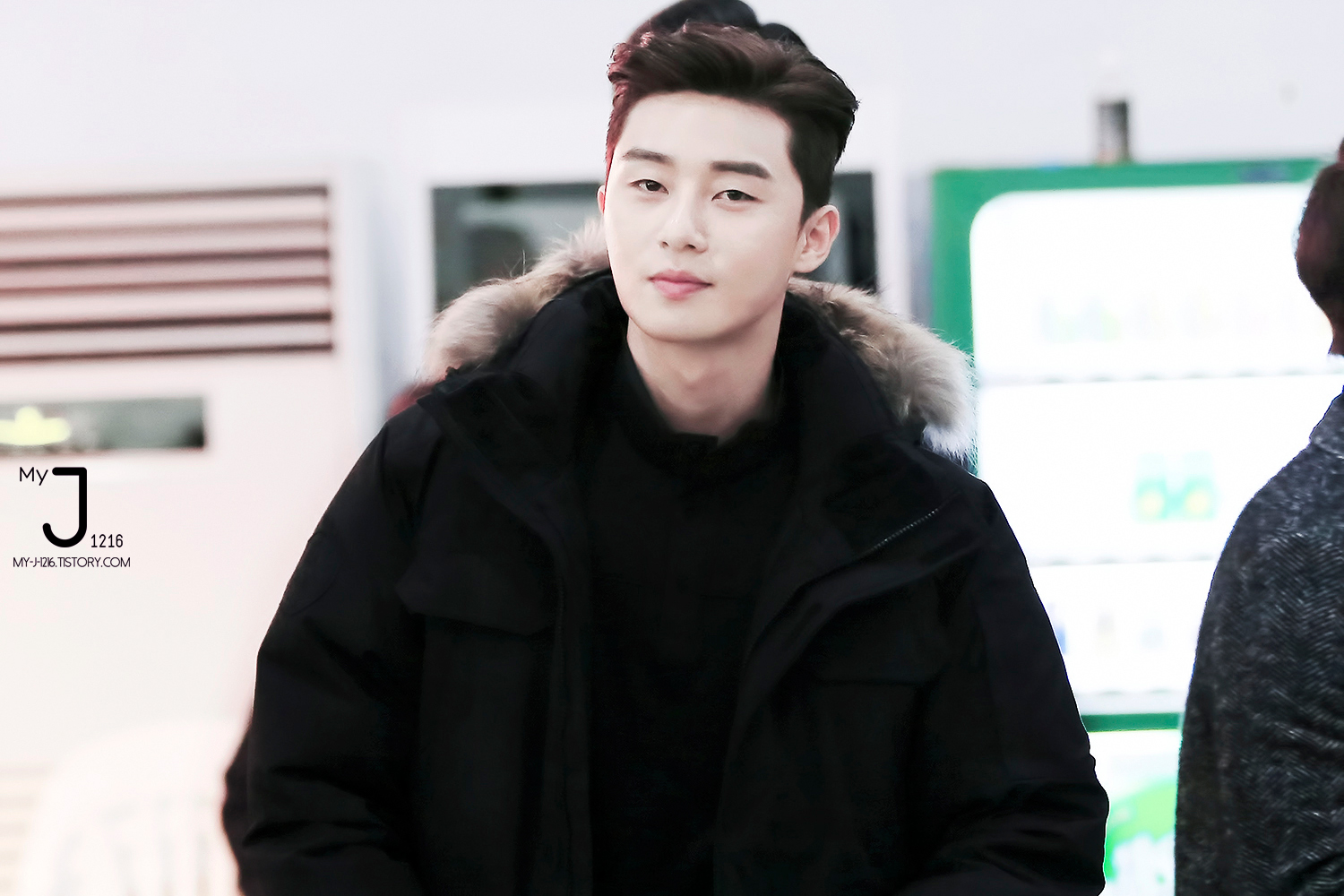 Park Seo Joon - Park Seo Joon Hair Up , HD Wallpaper & Backgrounds