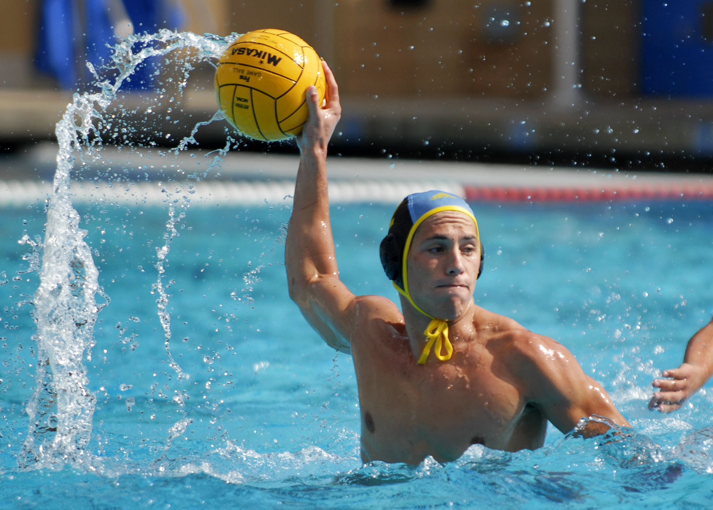Redshirt Junior Attacker Cullen Hennessy, Seen Here - Swimming Pool , HD Wallpaper & Backgrounds