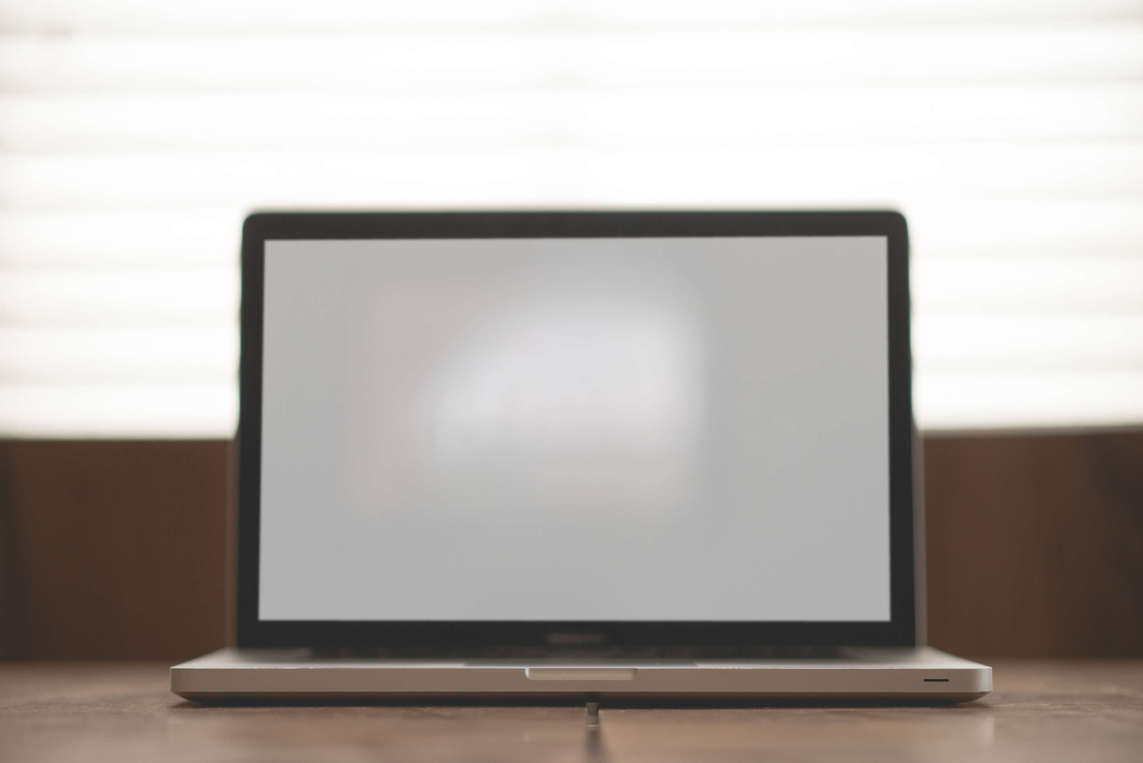 Apple, Computer, Desk, Laptop, Macbook, Mockup, Screen, - Laptop Screen On Desk , HD Wallpaper & Backgrounds