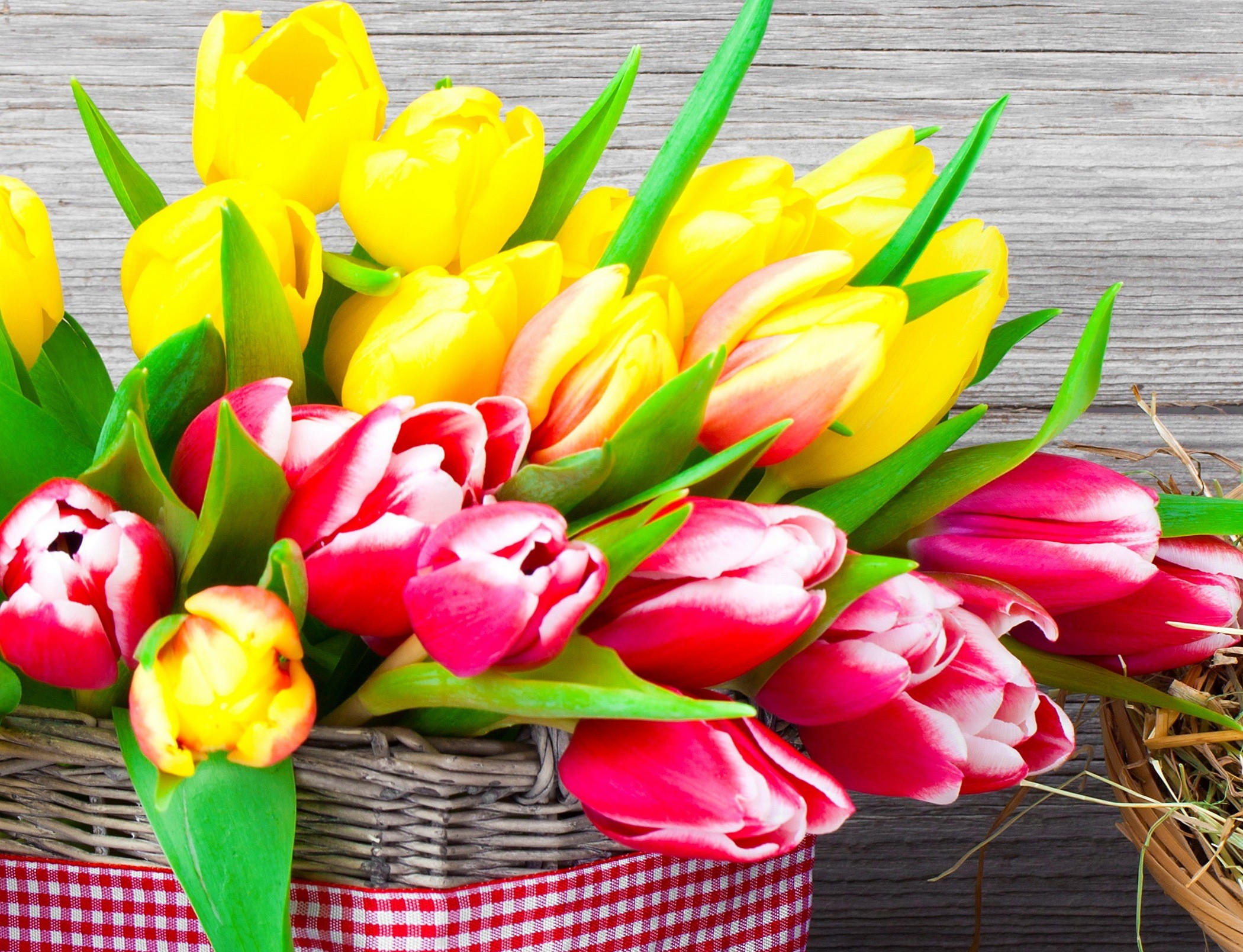 Flowers Tulip Colourful Flower Red Tulips Yellow Wallpapers - Bouquet , HD Wallpaper & Backgrounds