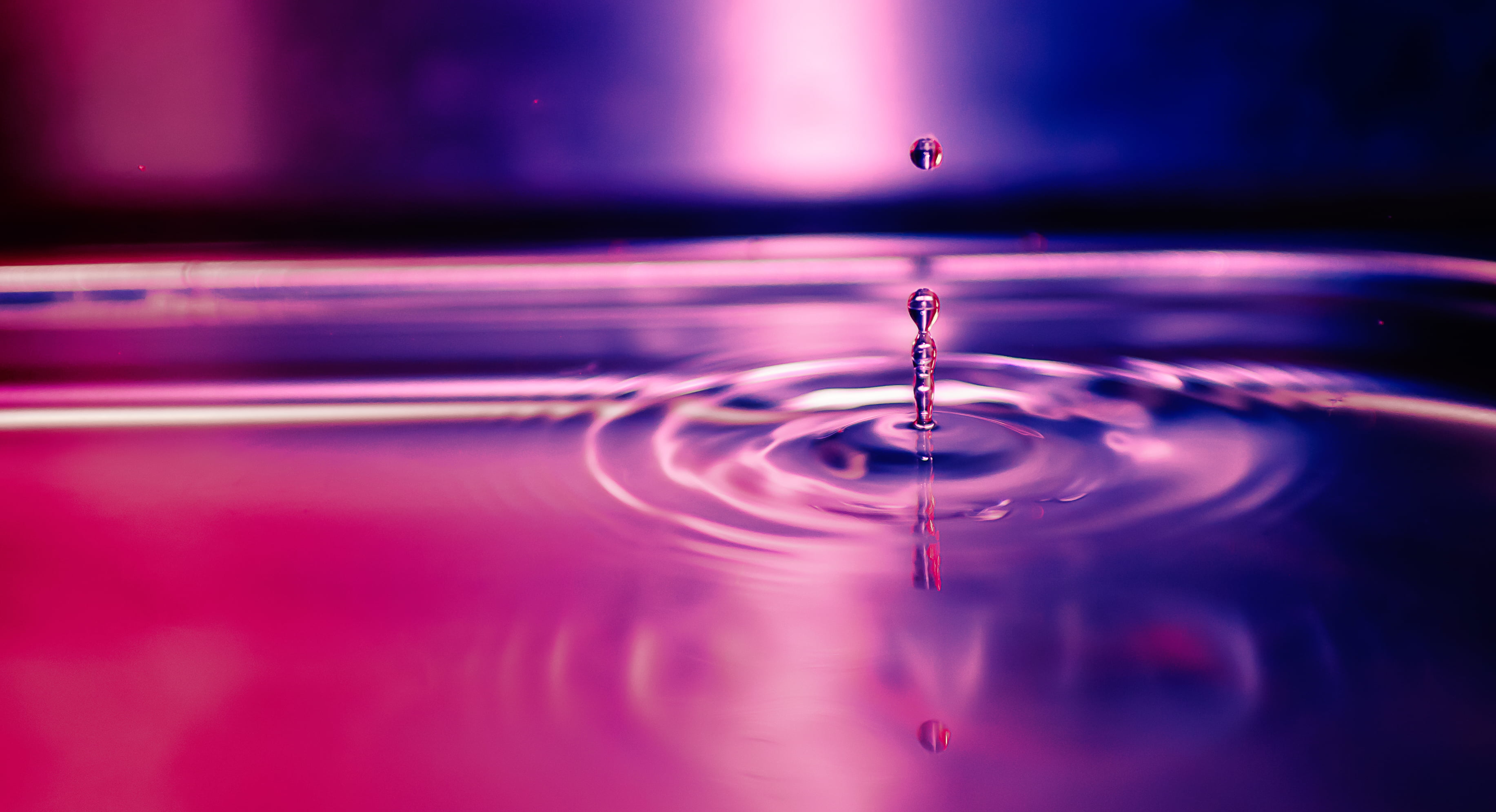 Water Droplet Creating Water Ripple Effect, Just A - Drop , HD Wallpaper & Backgrounds