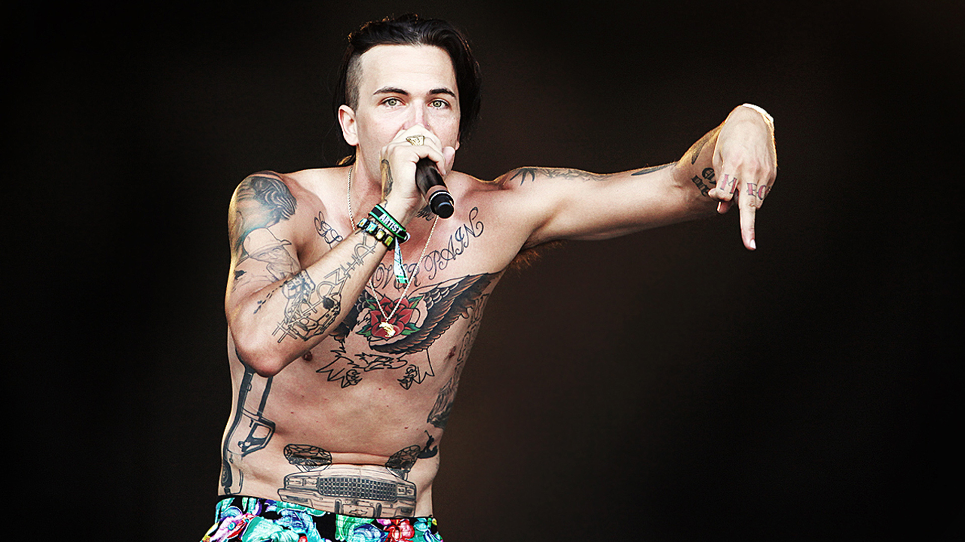 Yelawolf Backdrop Wallpaper - Yellow Wolf Rapper Tattoos , HD Wallpaper & Backgrounds