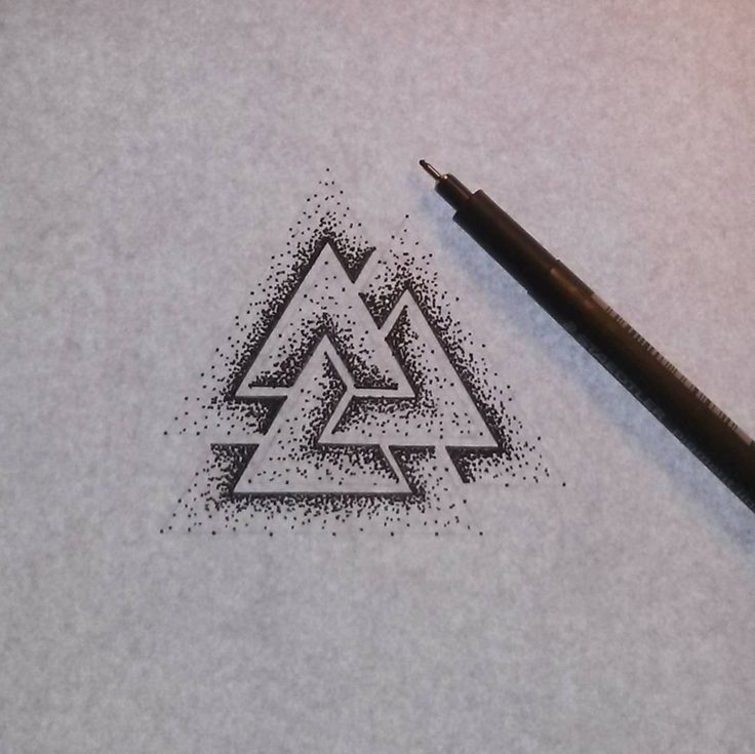 Mobiles Qhd - Valknut Dotwork Tattoo , HD Wallpaper & Backgrounds