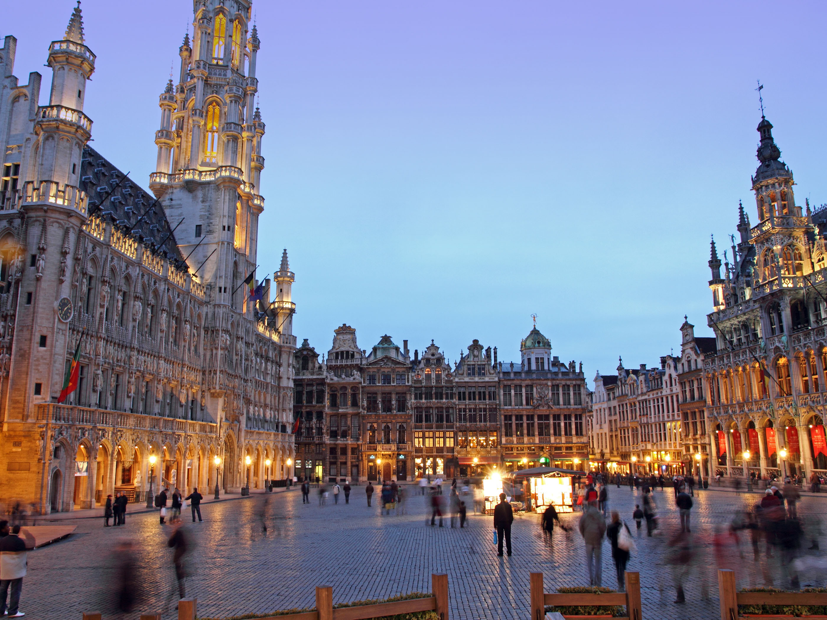 Royal Palace Of Brussels Wallpaper - Grand Place , HD Wallpaper & Backgrounds