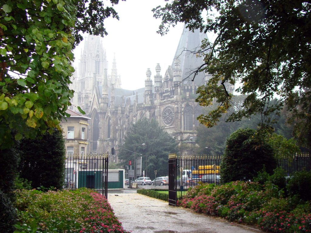The Notre Dame Church Of Laken City Of Brussels, Brussels, - Tiffa Couple Final Fantasy , HD Wallpaper & Backgrounds
