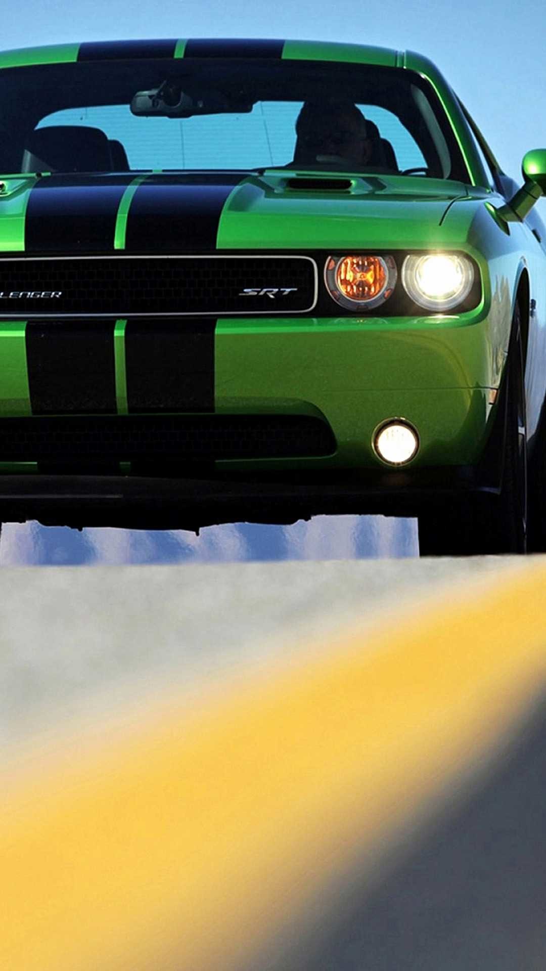 2015 Dodge Challenger Srt Hellcat - 2011 Dodge Challenger Srt8 Green , HD Wallpaper & Backgrounds