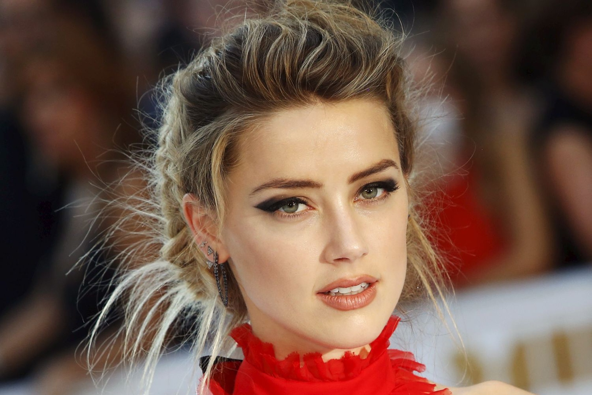 Amber Heard Hd Wallpapers - Amber Heard , HD Wallpaper & Backgrounds