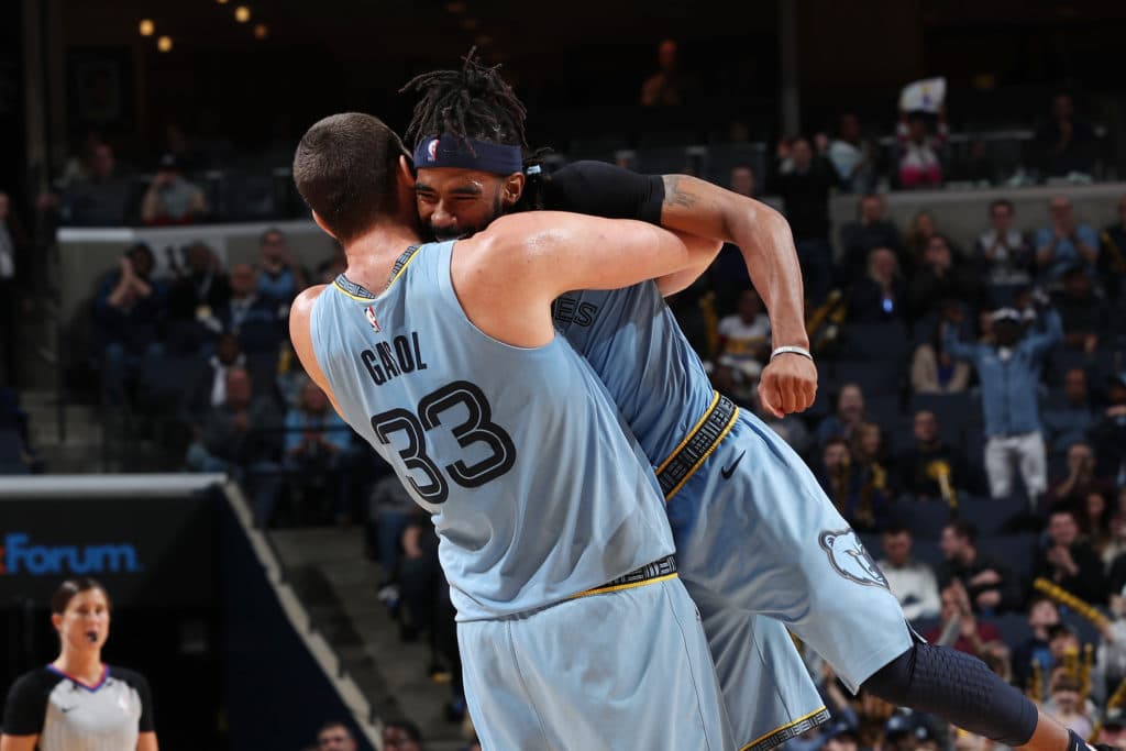 In What May Be Their Final Grizzlies Home Game, Mike - Mike Conley Hug Marc Gasol , HD Wallpaper & Backgrounds