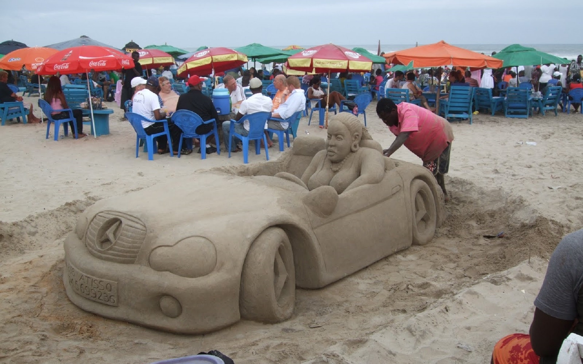 City Life In Accra, Sand Sculpture Mercedes Car, Capitals, - Labadi Beach Ghana , HD Wallpaper & Backgrounds