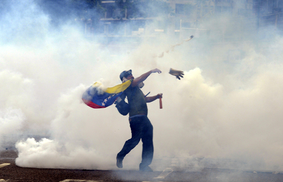 Spread The Love - Venezuela 2014 Protests , HD Wallpaper & Backgrounds