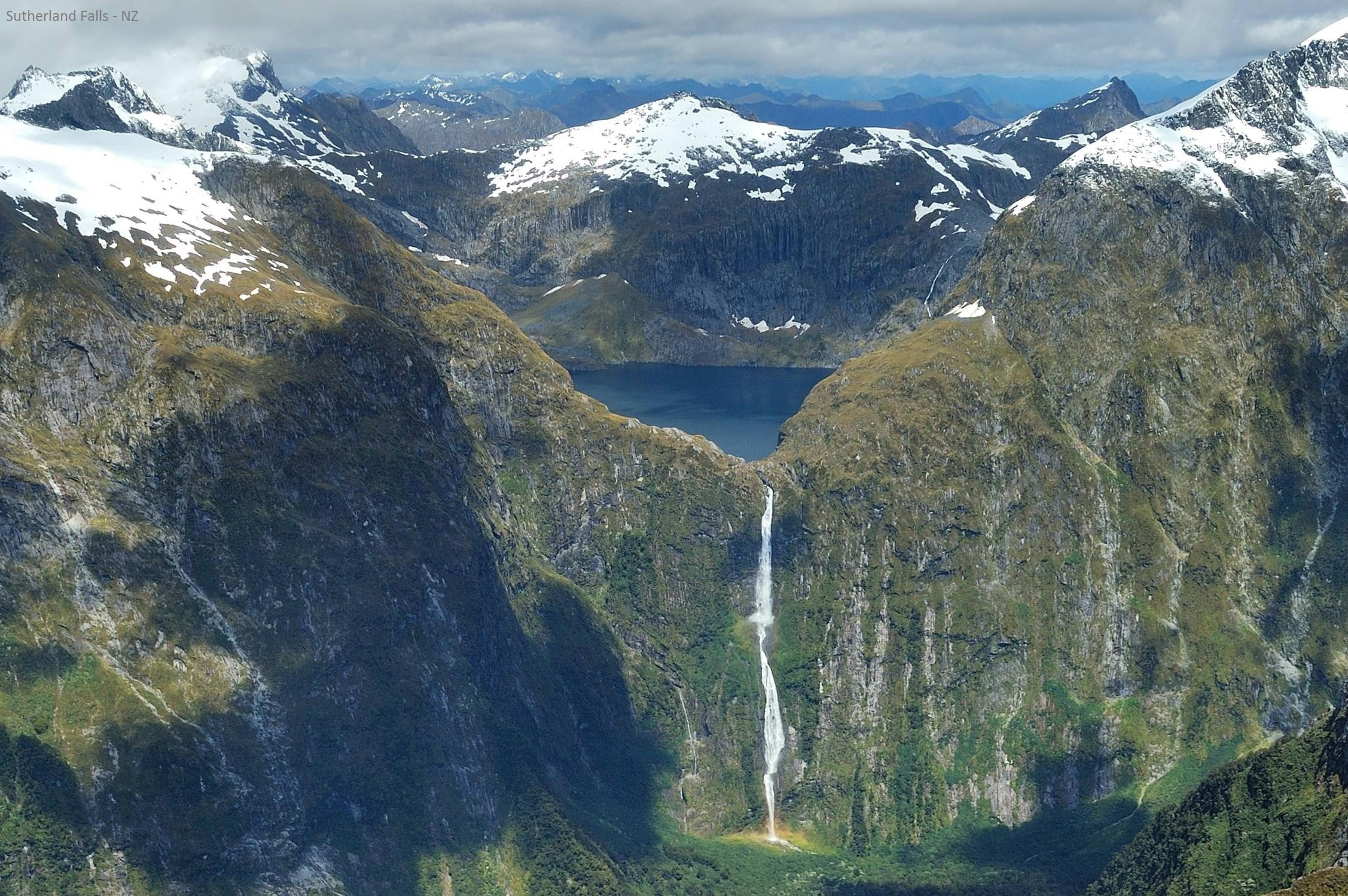 Angel Falls , Venezuela, Sutherland Falls, New Zealand, - Milford Track Sutherland Falls , HD Wallpaper & Backgrounds