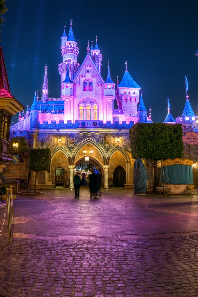 Download Disneyland, Disney Wallpaper - Wallpaper , HD Wallpaper & Backgrounds