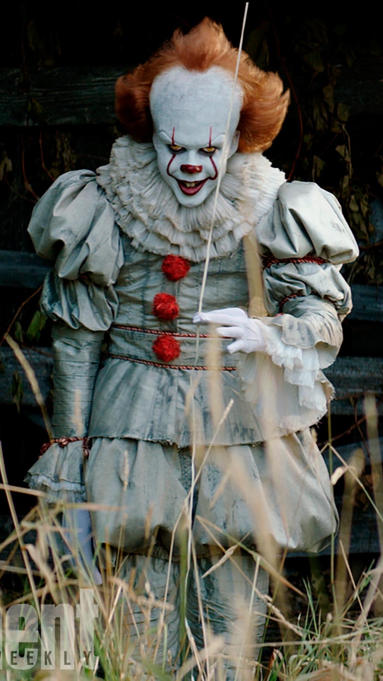 Pennywise Movie / It (750x1334) Mobile Wallpaper - Clown With Red Balloon , HD Wallpaper & Backgrounds