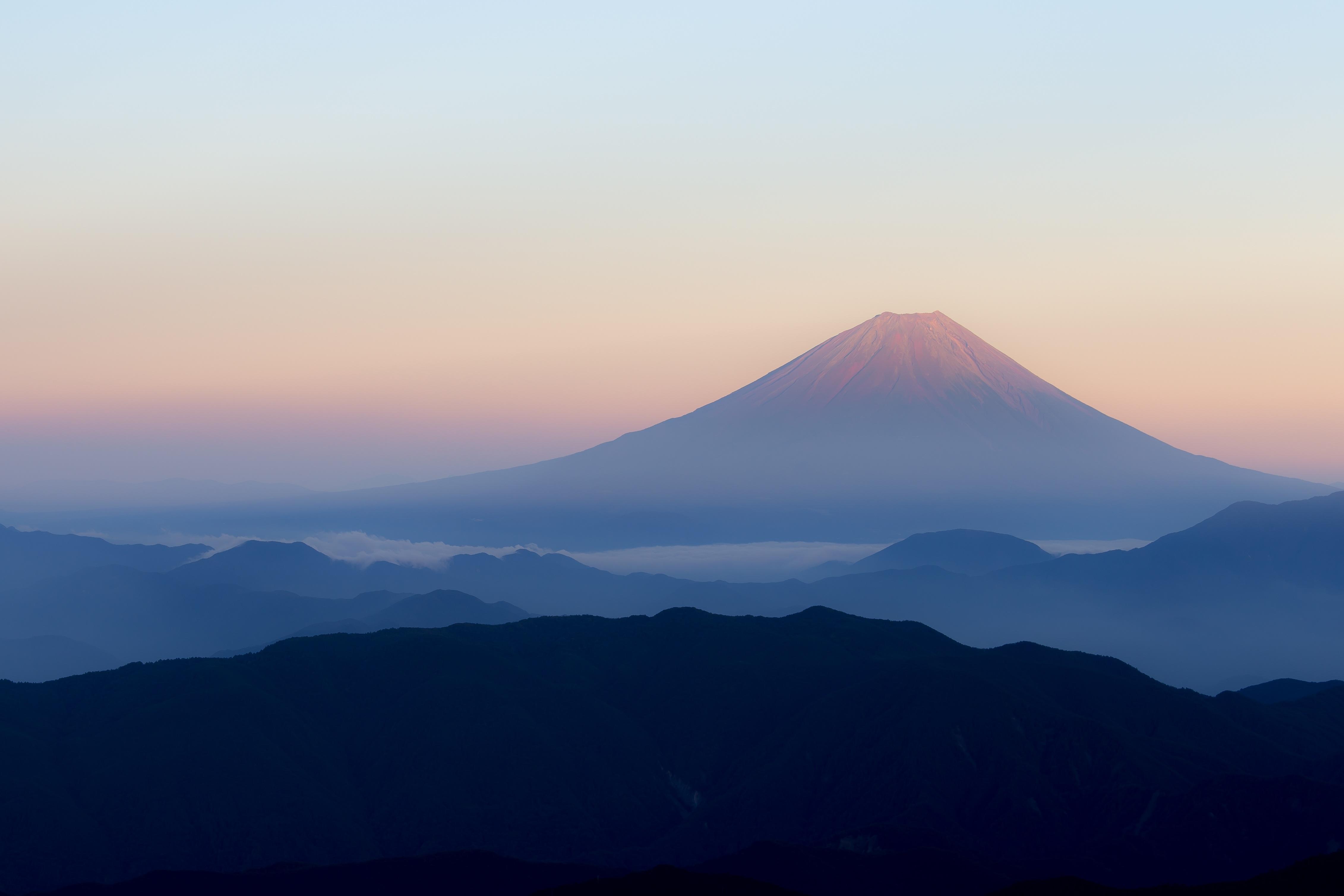 Volcano, Fog, Mountain, Fuji, Japan - Il Fascino Dell Impossibile , HD Wallpaper & Backgrounds