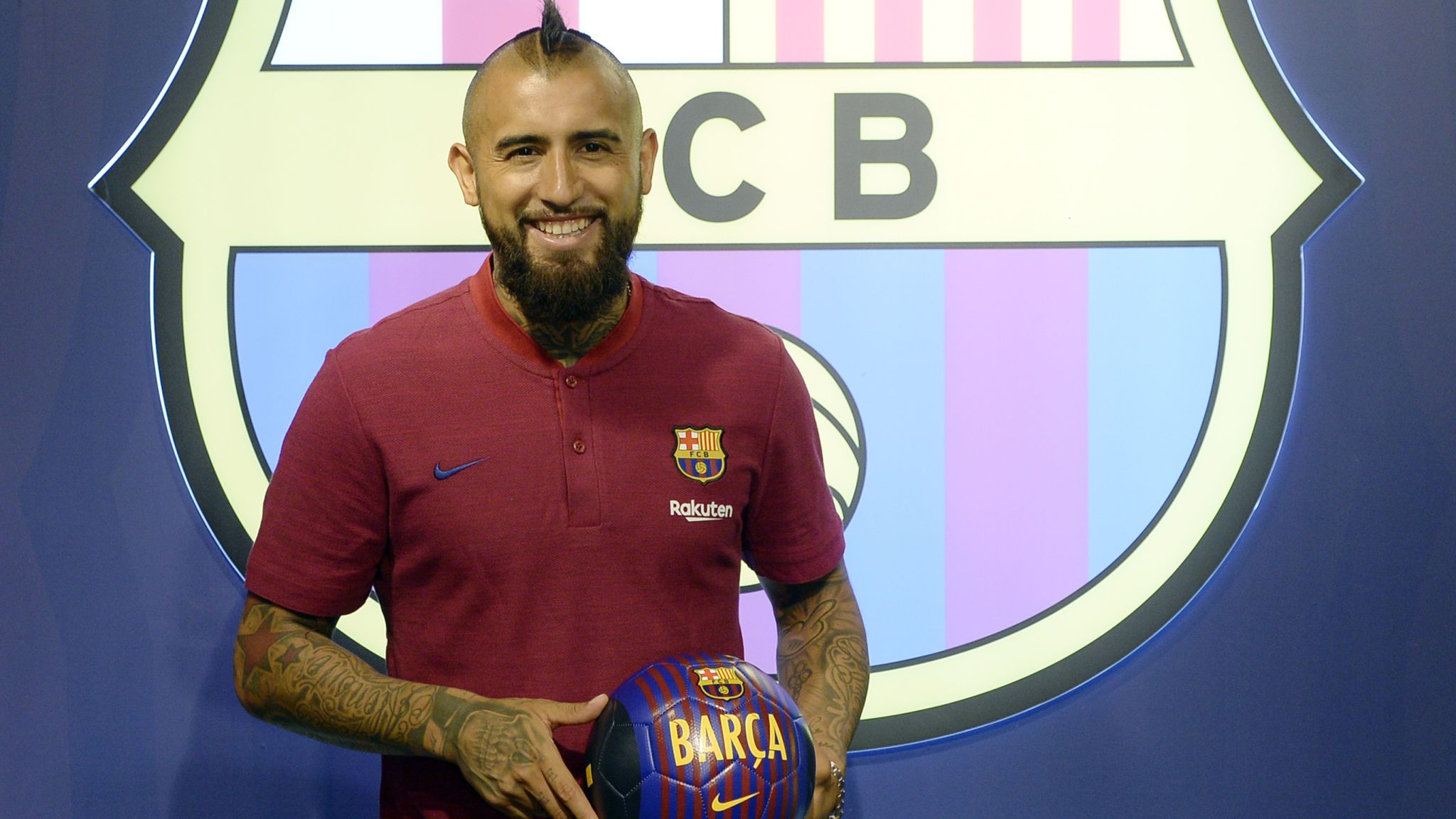 Arturo Vidal Signs For Barcelona From Bayern Munich - Arturo Vidal Signs For Barcelona , HD Wallpaper & Backgrounds