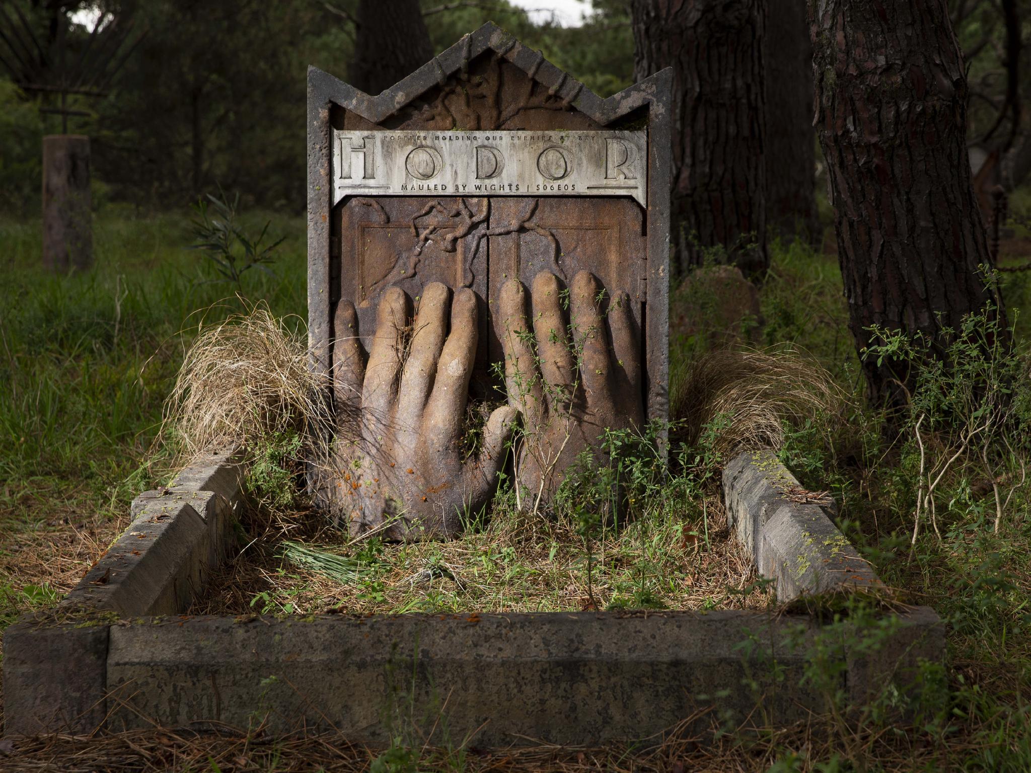The Hodor Grave At Fearnley Grounds, Centennial Park - Кладбище Персонажей Игры Престолов , HD Wallpaper & Backgrounds